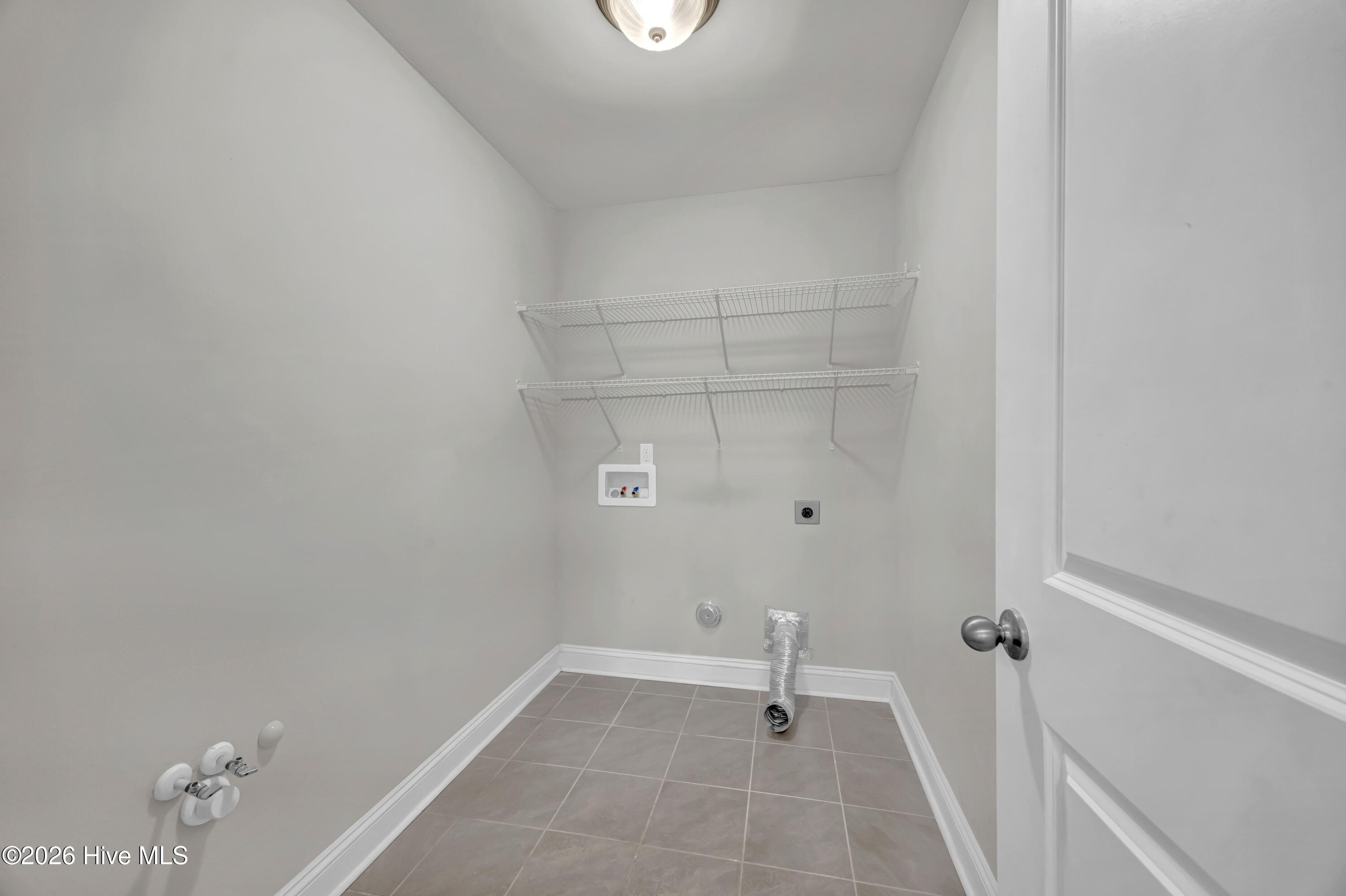 7924 Champlain Drive Property Photo 14