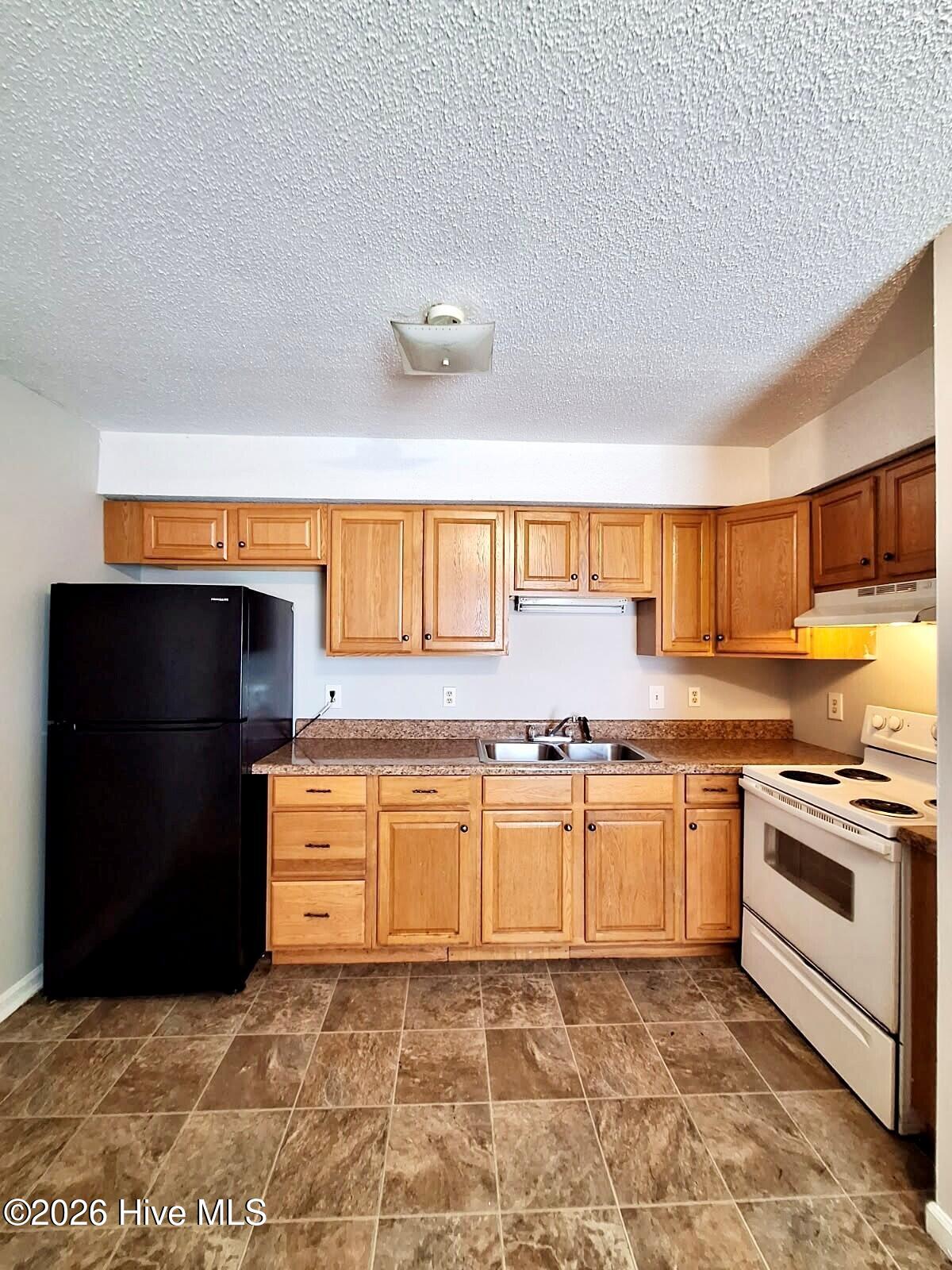 1402 Hooker Road E Property Photo 4