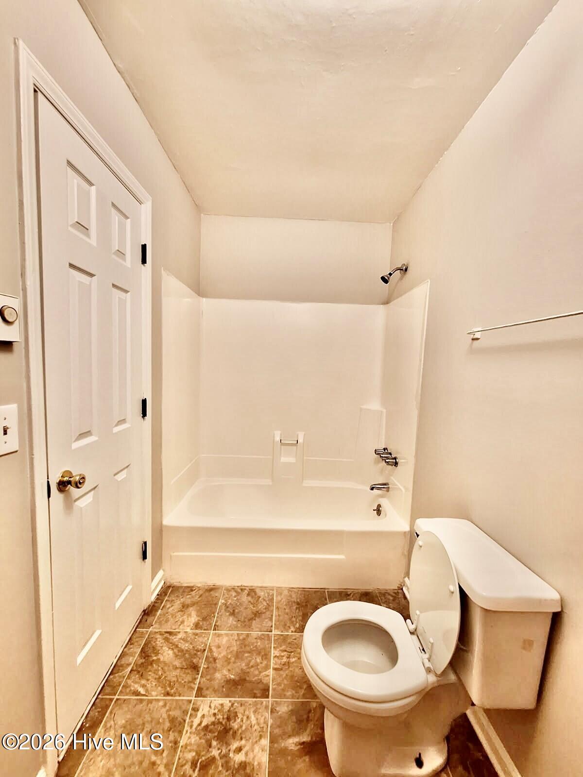 1402 Hooker Road E Property Photo 5