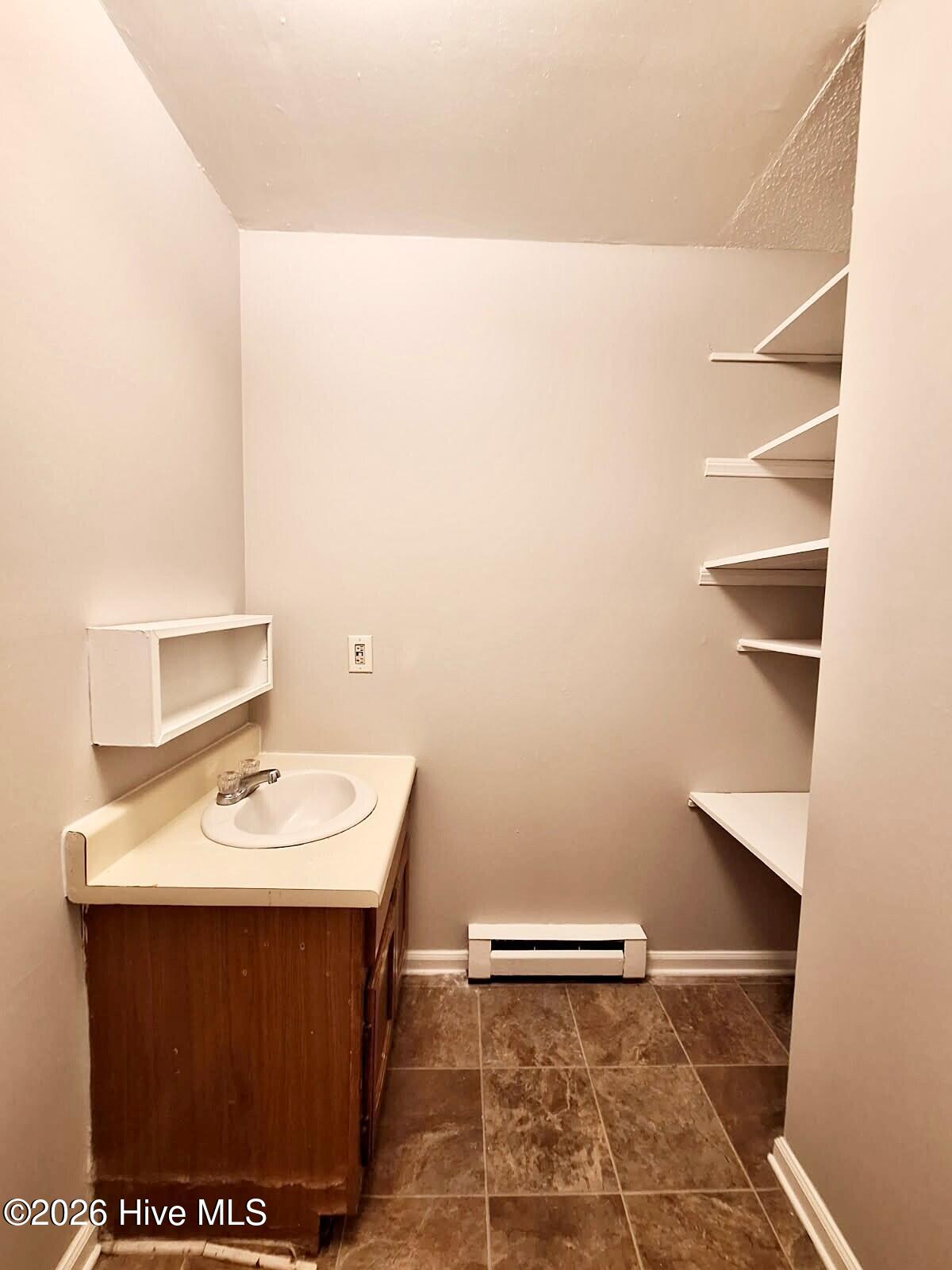 1402 Hooker Road E Property Photo 6