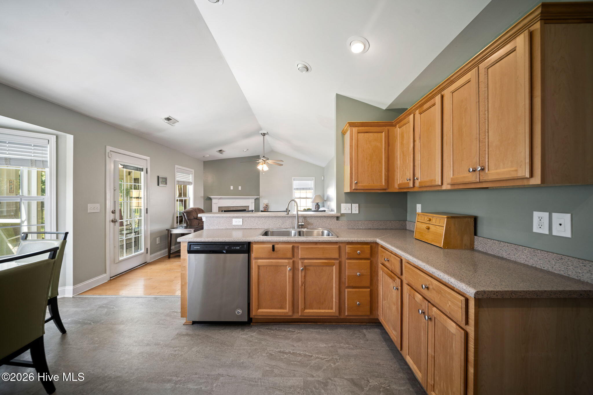 2618 Ravens Glass Court Property Photo 14