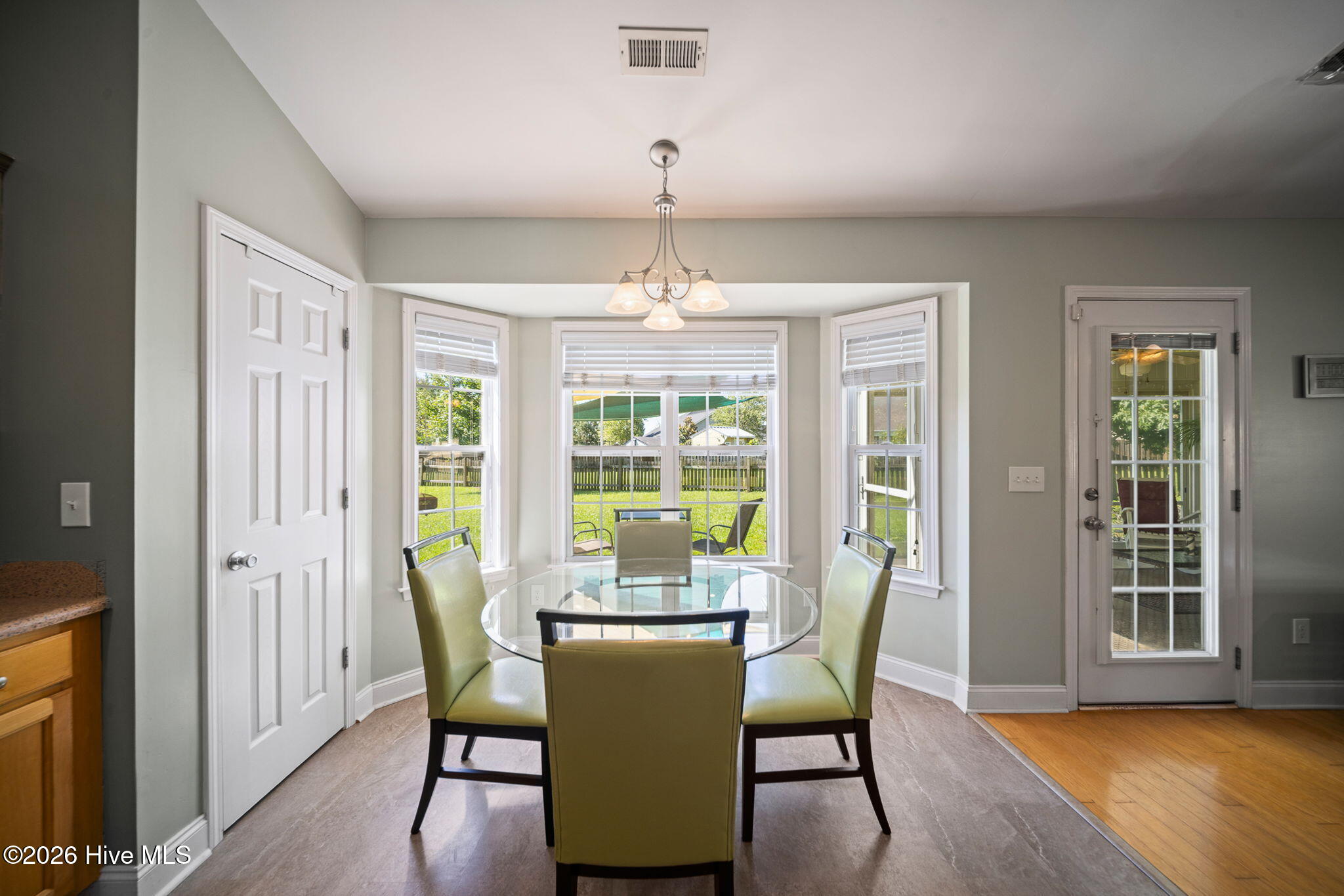 2618 Ravens Glass Court Property Photo 17