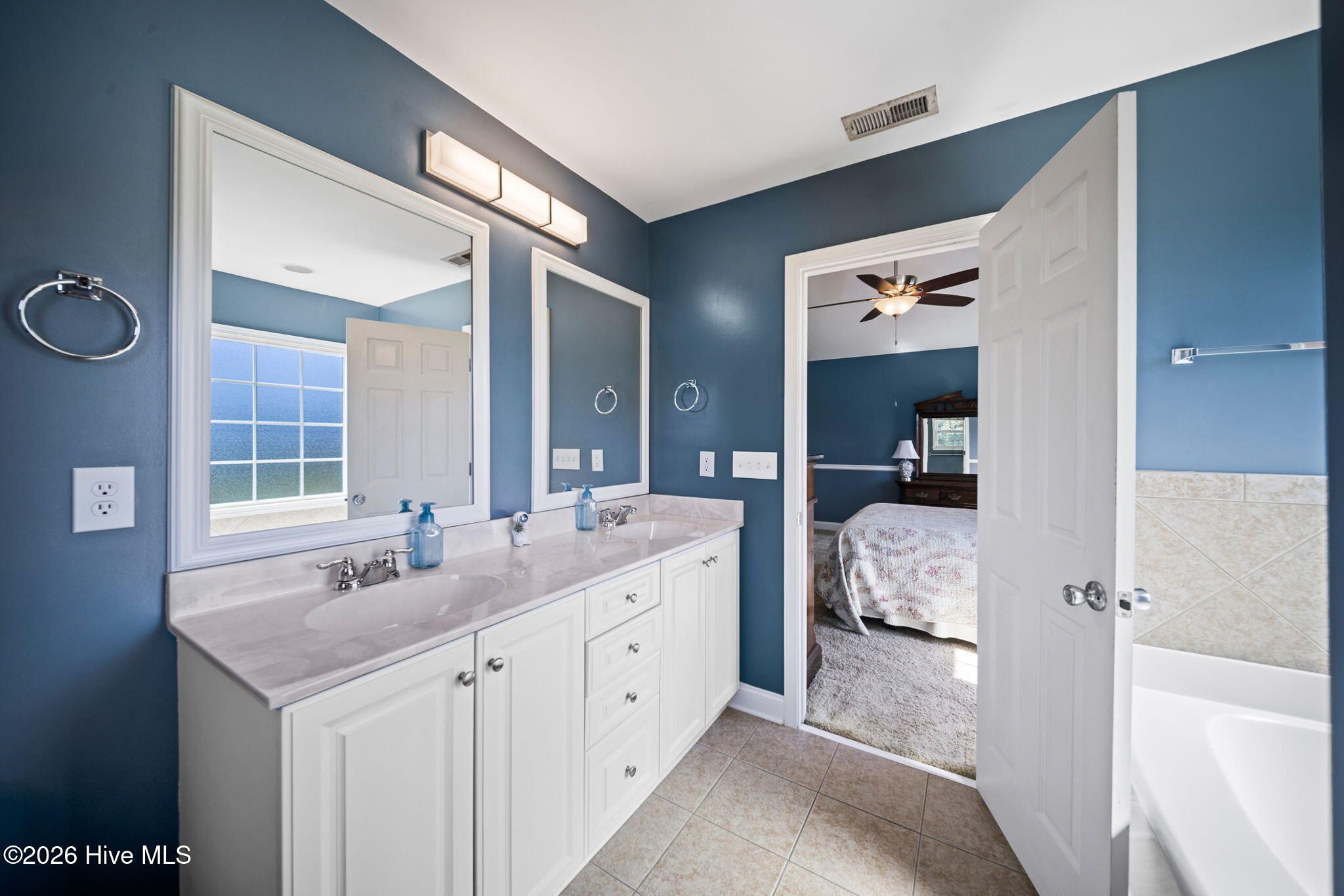 2618 Ravens Glass Court Property Photo 25