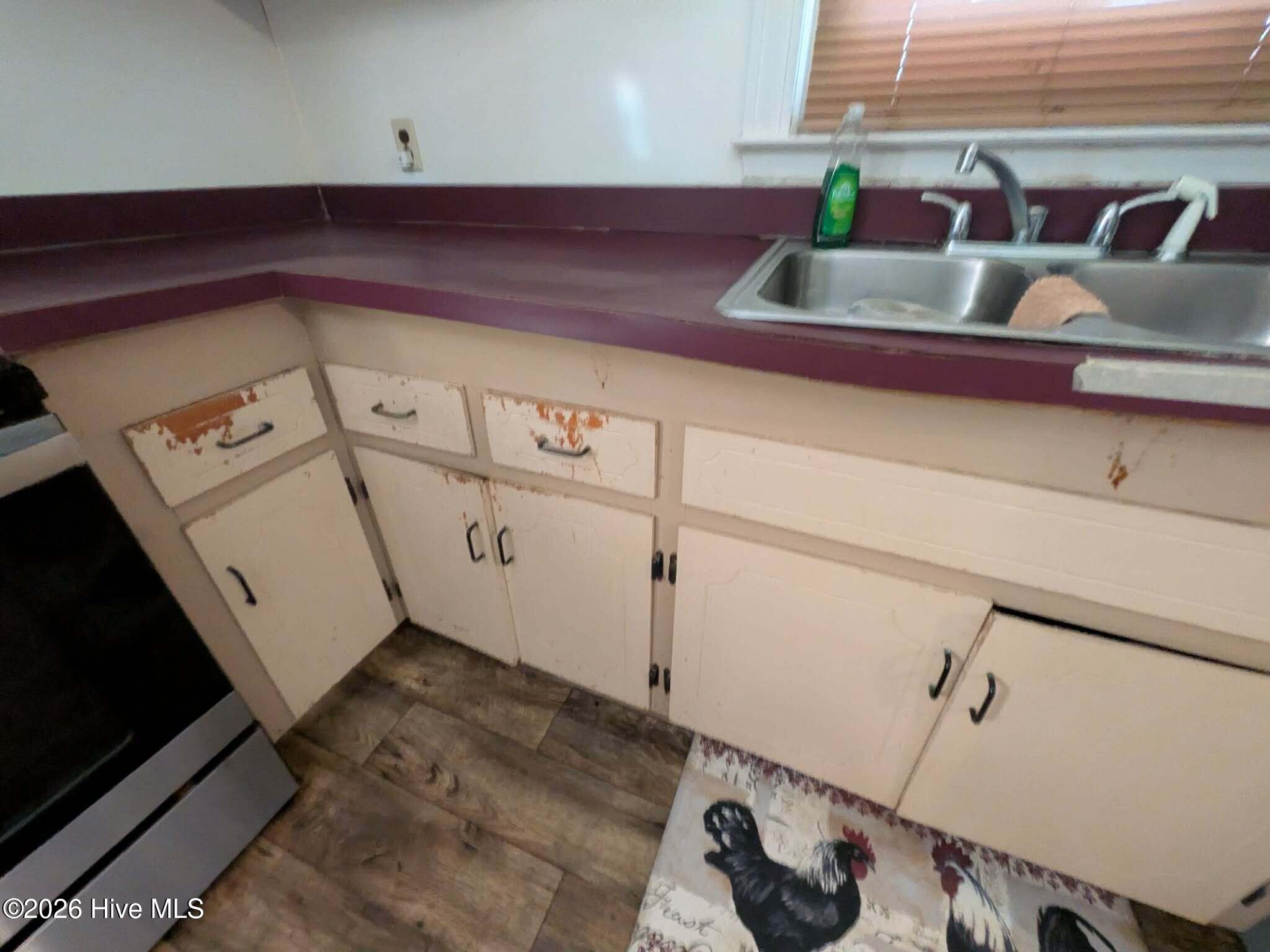 216 E Troy Street E Property Photo 6