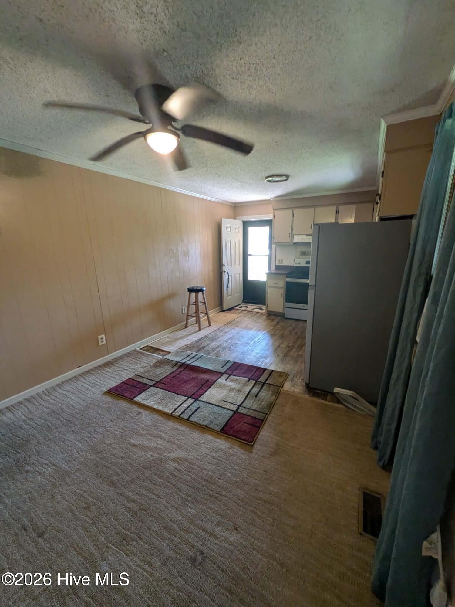 216 E Troy Street E Property Photo 7