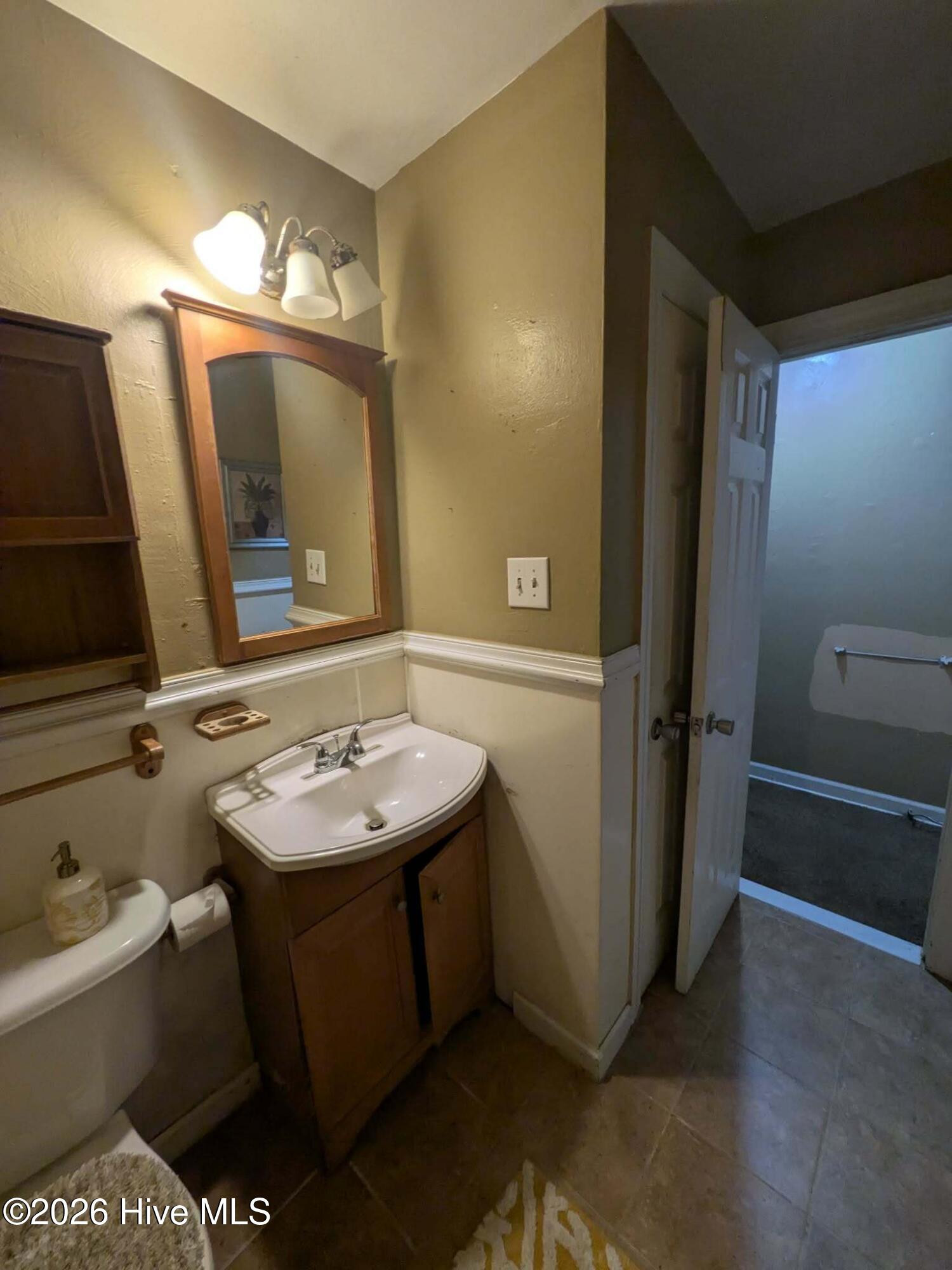 216 E Troy Street E Property Photo 18