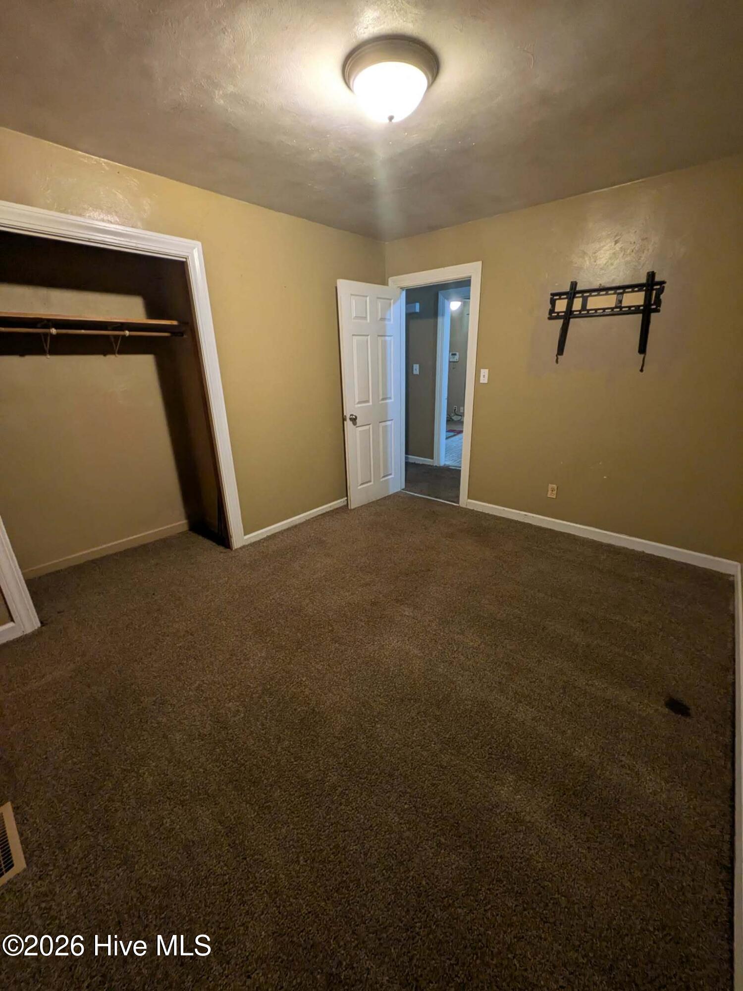 216 E Troy Street E Property Photo 22