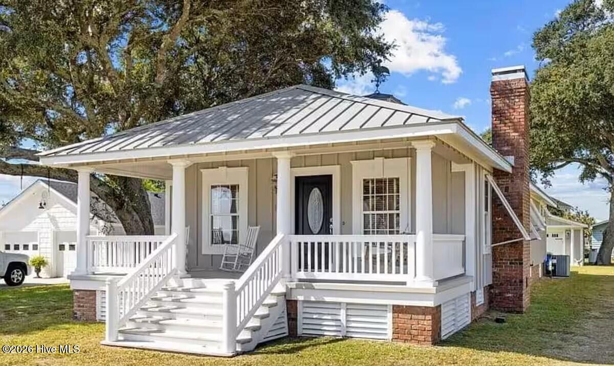 208 Hill Street Property Photo 1