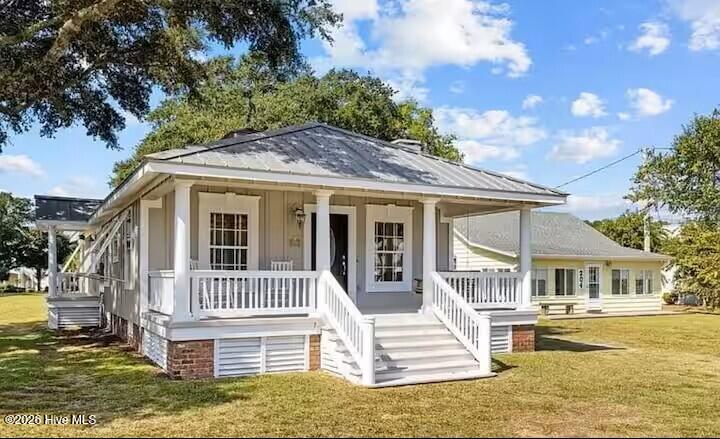 208 Hill Street Property Photo 2