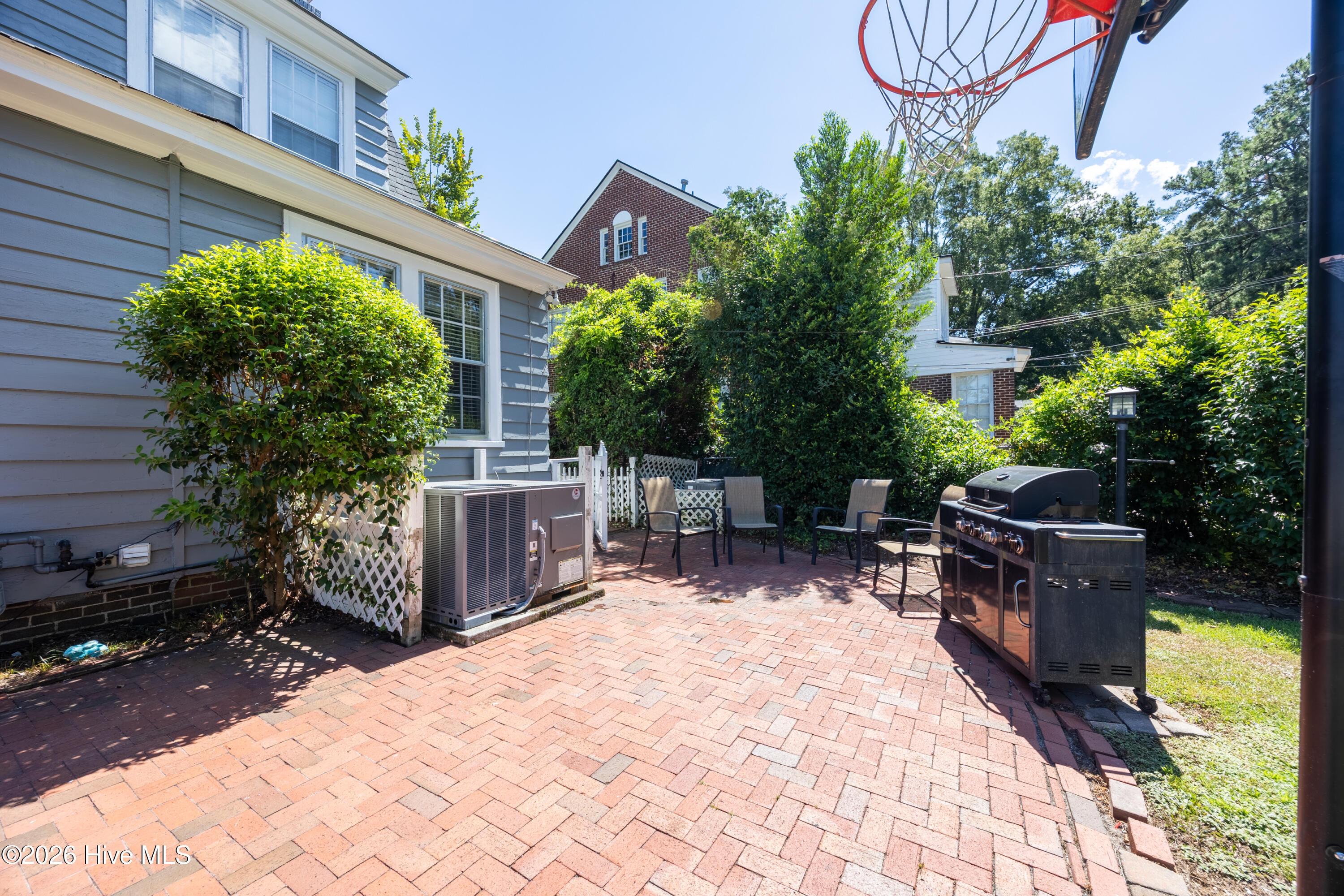 1213 Nash Street N Property Photo 43