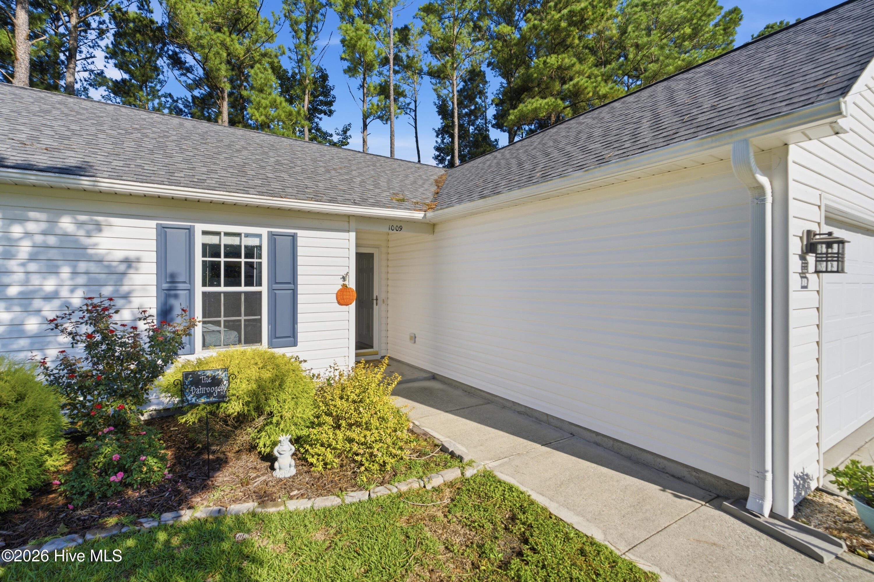 1009 Winterberry Circle Property Photo 4