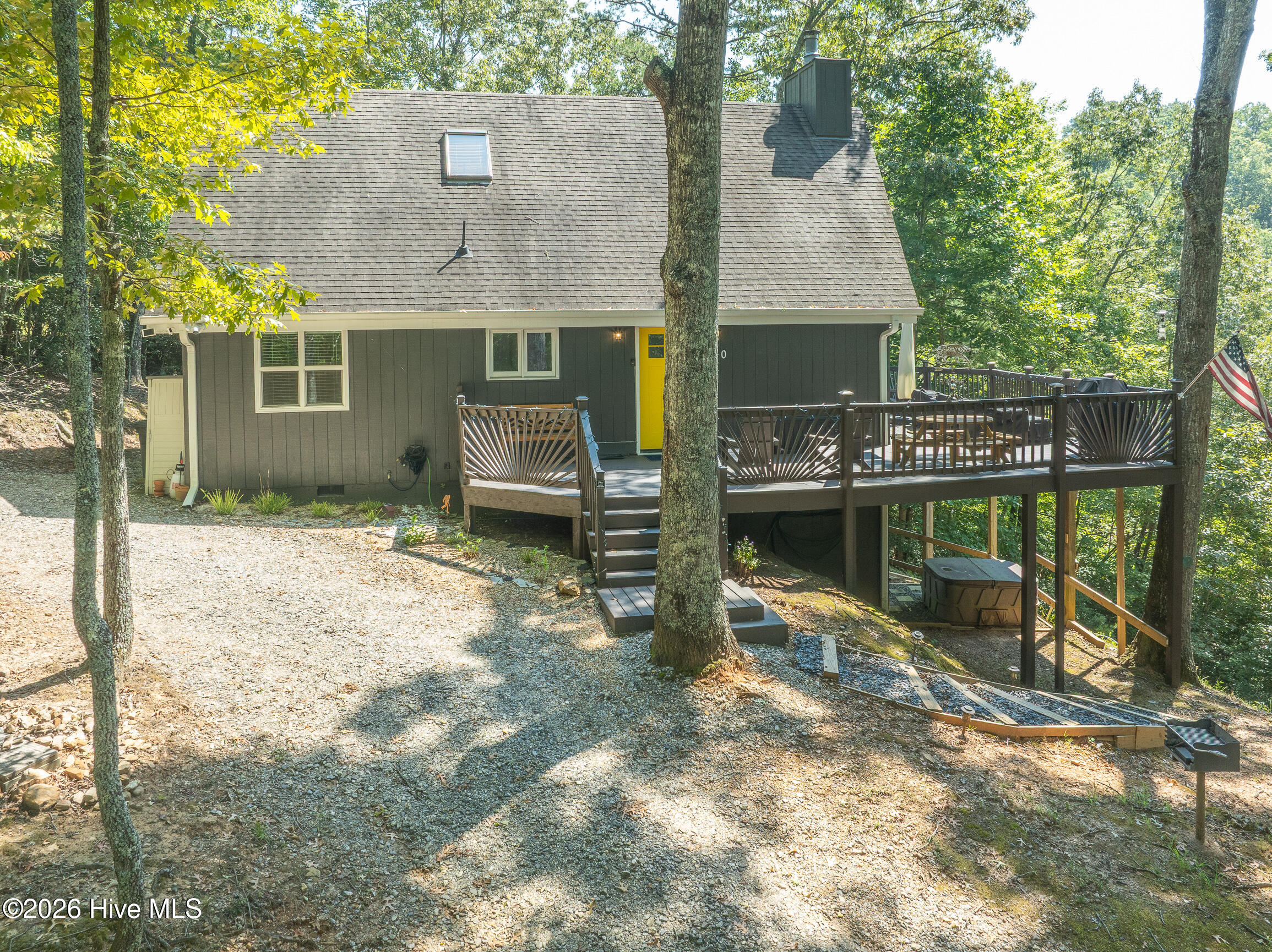 100 Stephens Lane Property Photo 3