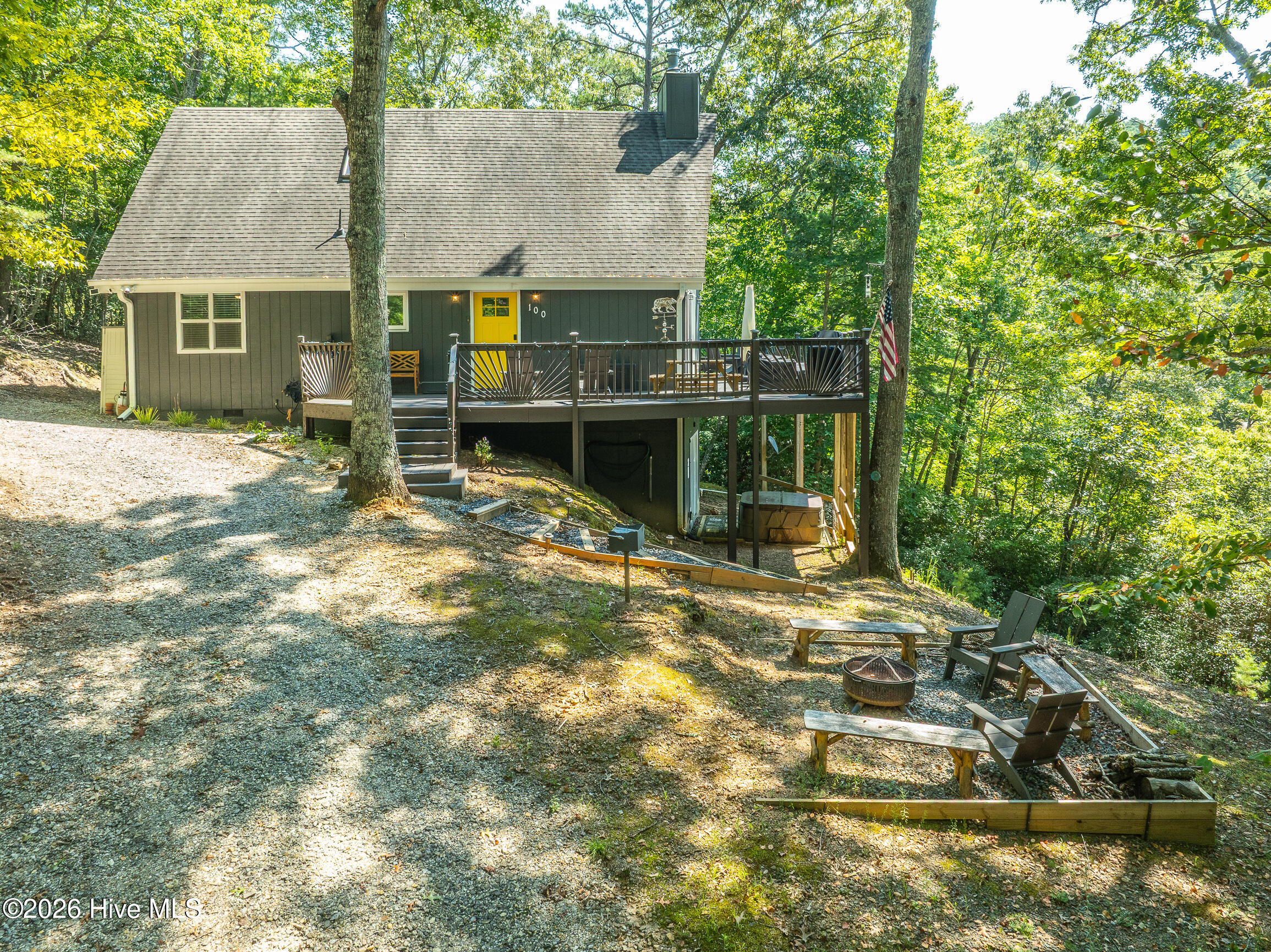 100 Stephens Lane Property Photo 4