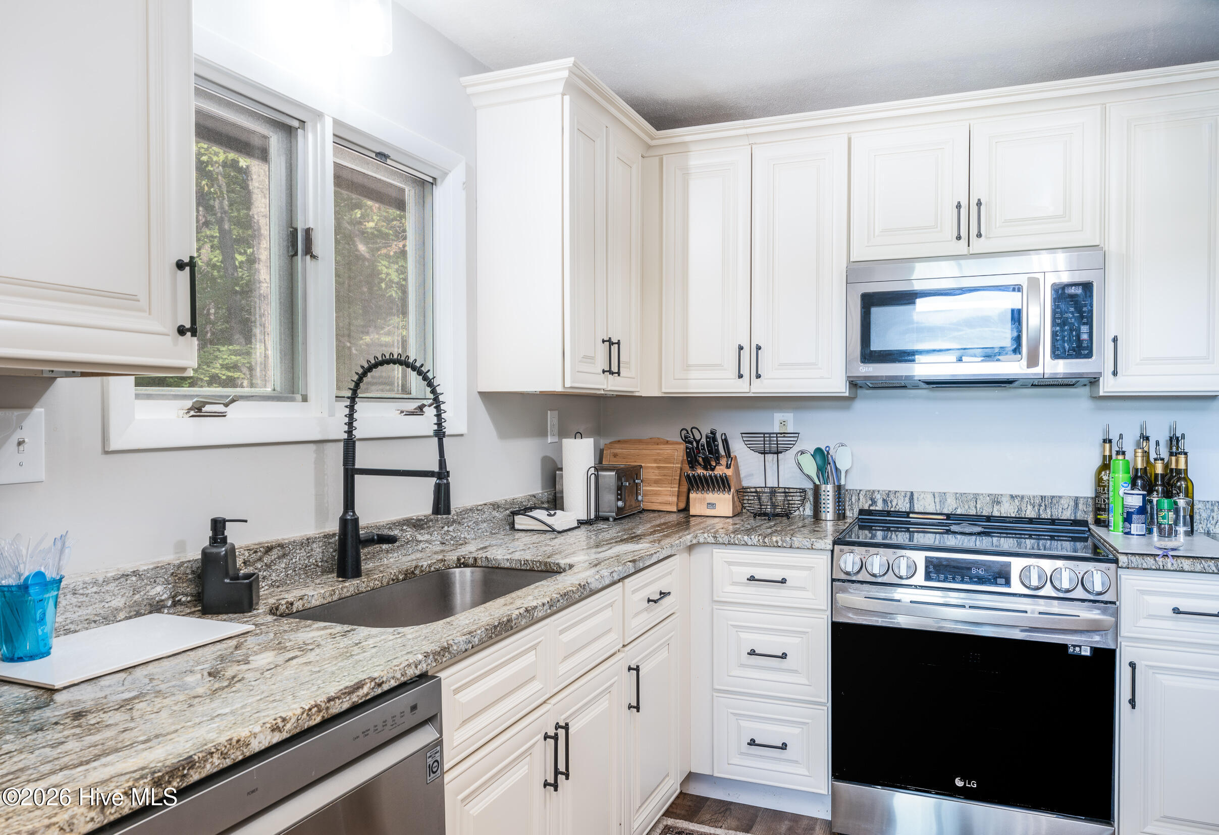100 Stephens Lane Property Photo 17