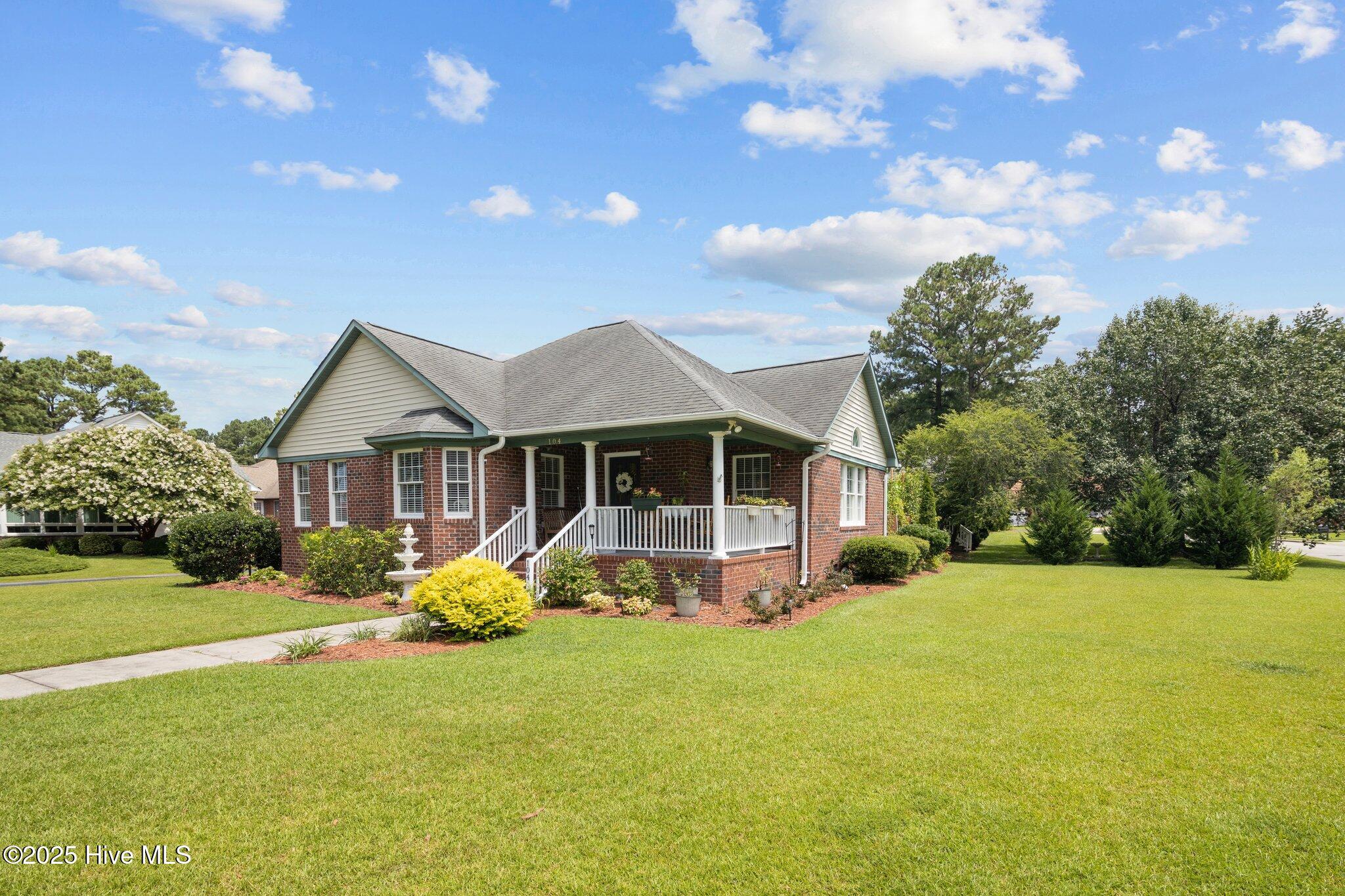 104 Boleyn Loop Property Photo 2