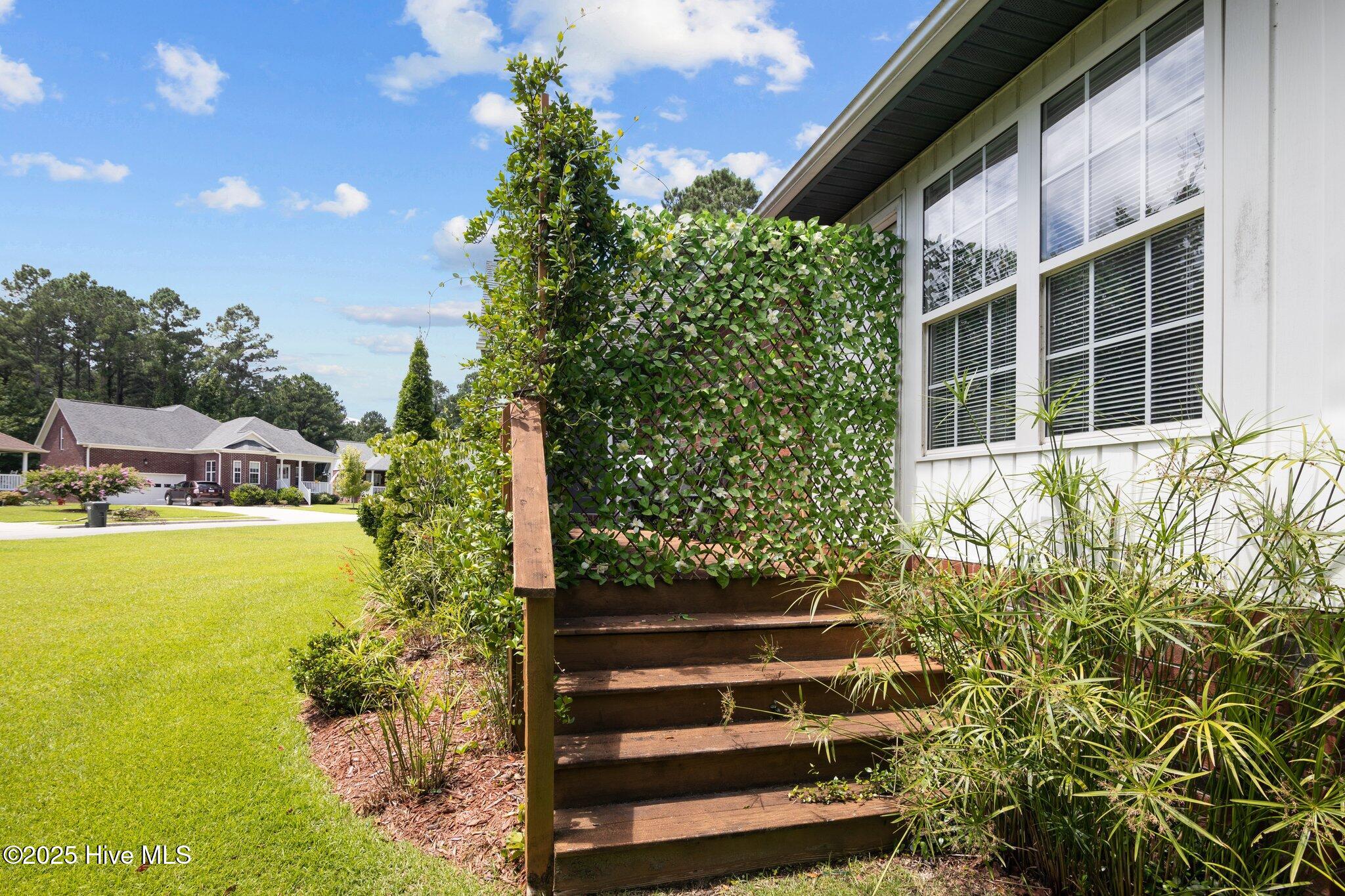 104 Boleyn Loop Property Photo 3