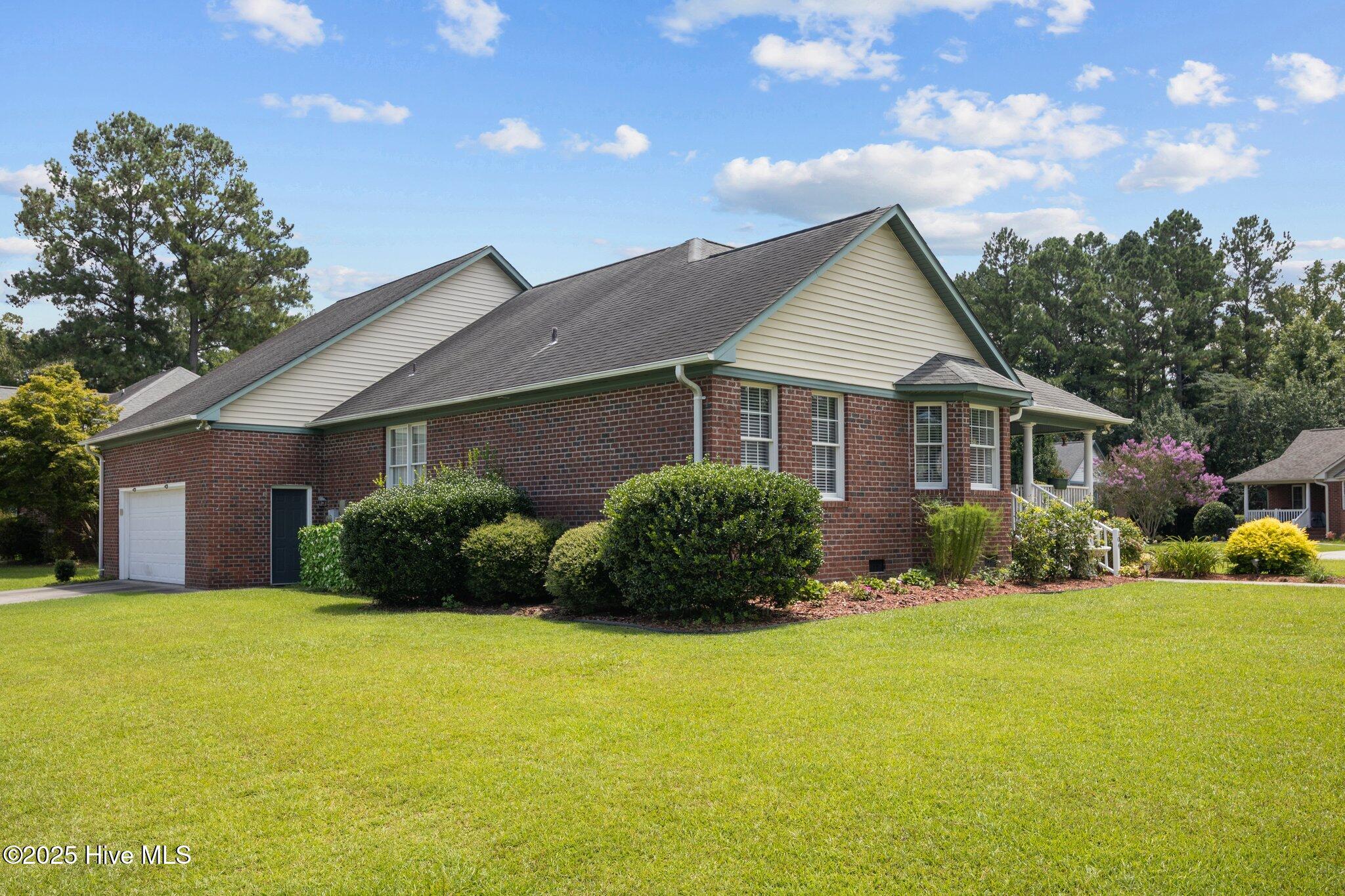 104 Boleyn Loop Property Photo 5