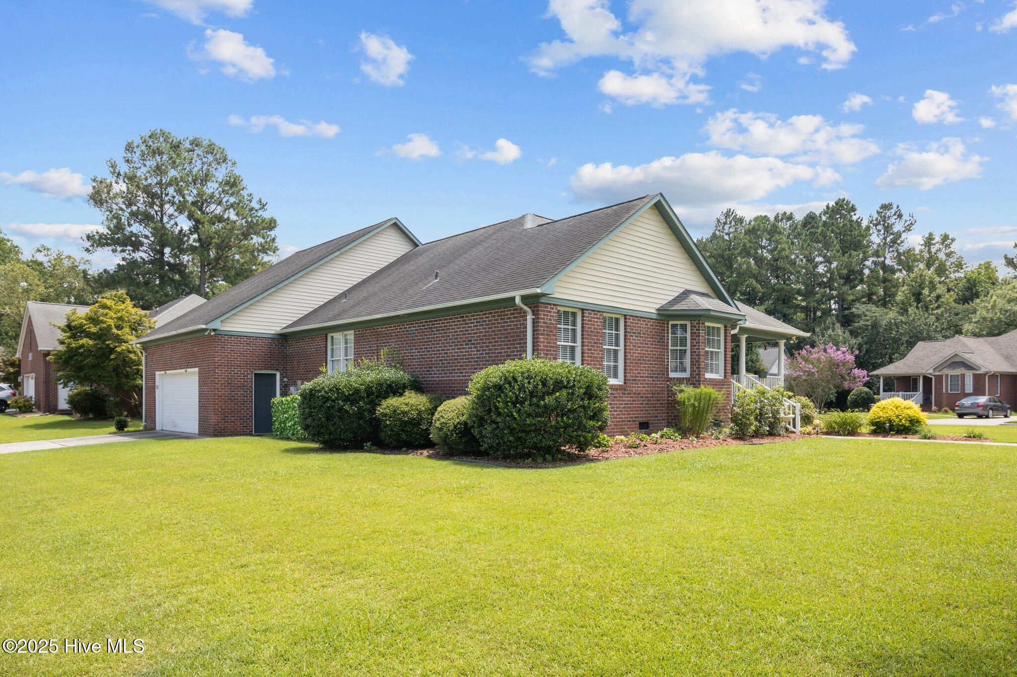104 Boleyn Loop Property Photo 6