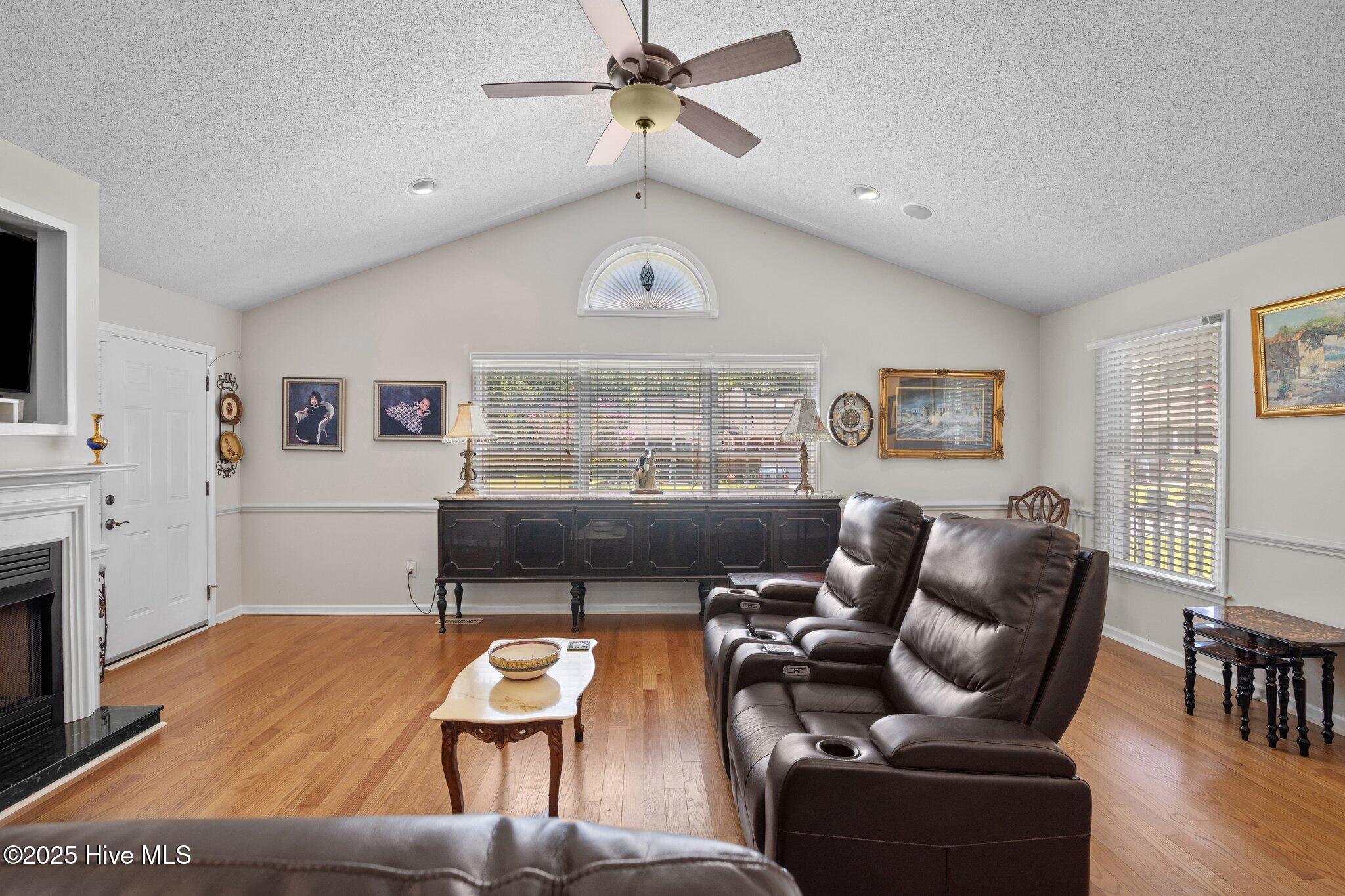 104 Boleyn Loop Property Photo 7
