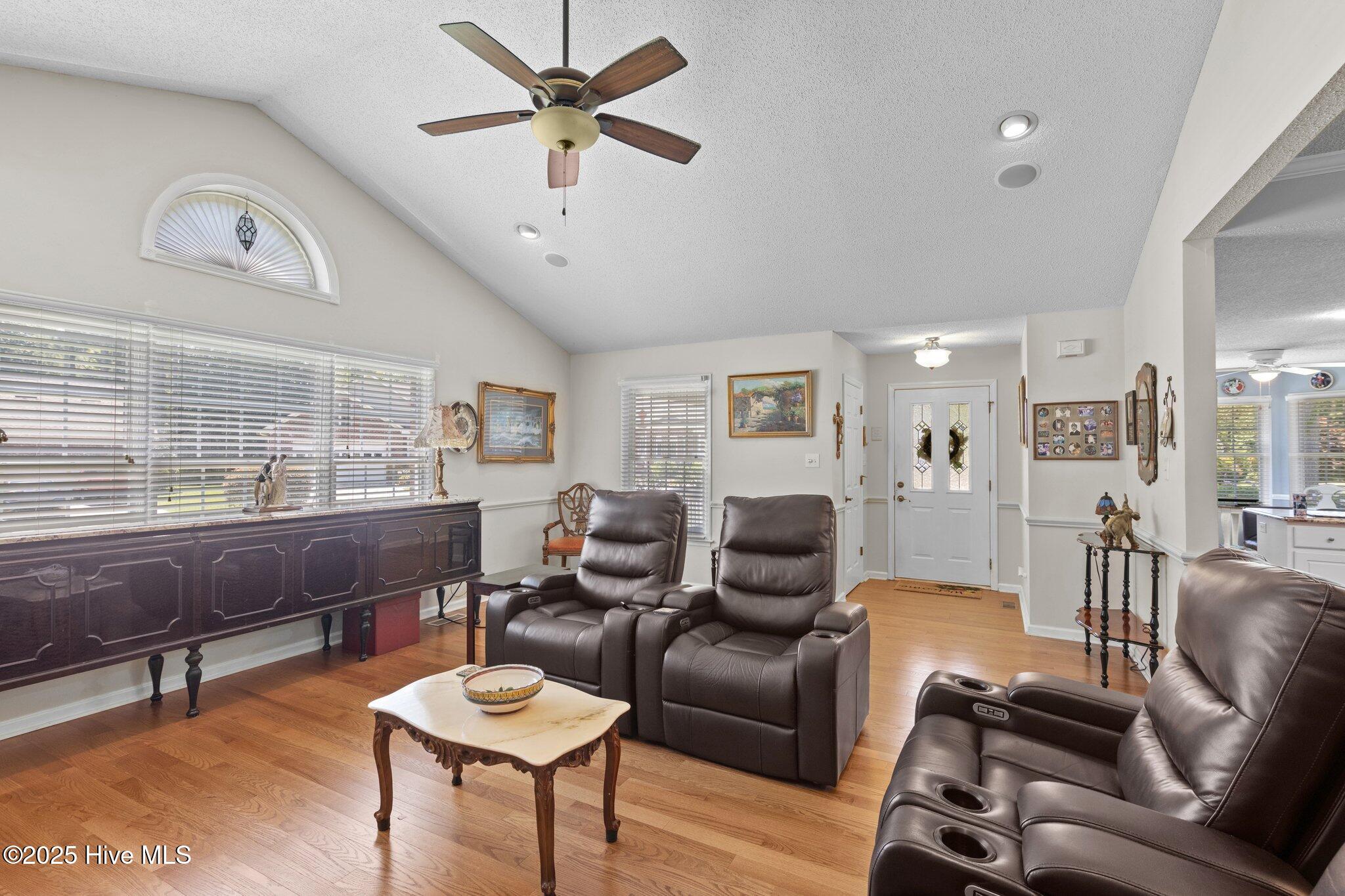 104 Boleyn Loop Property Photo 8