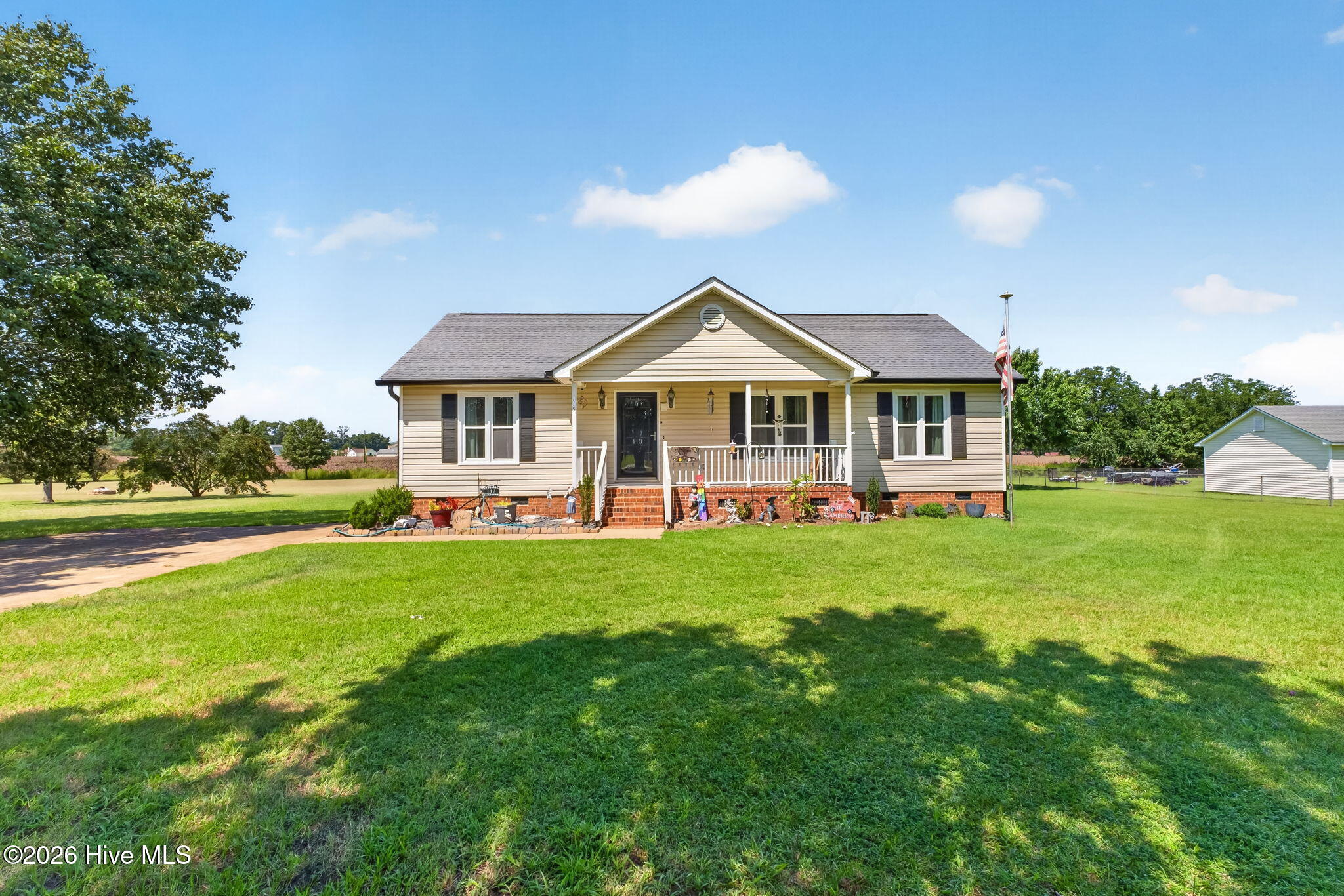113 Crosswinds Drive Property Photo 1