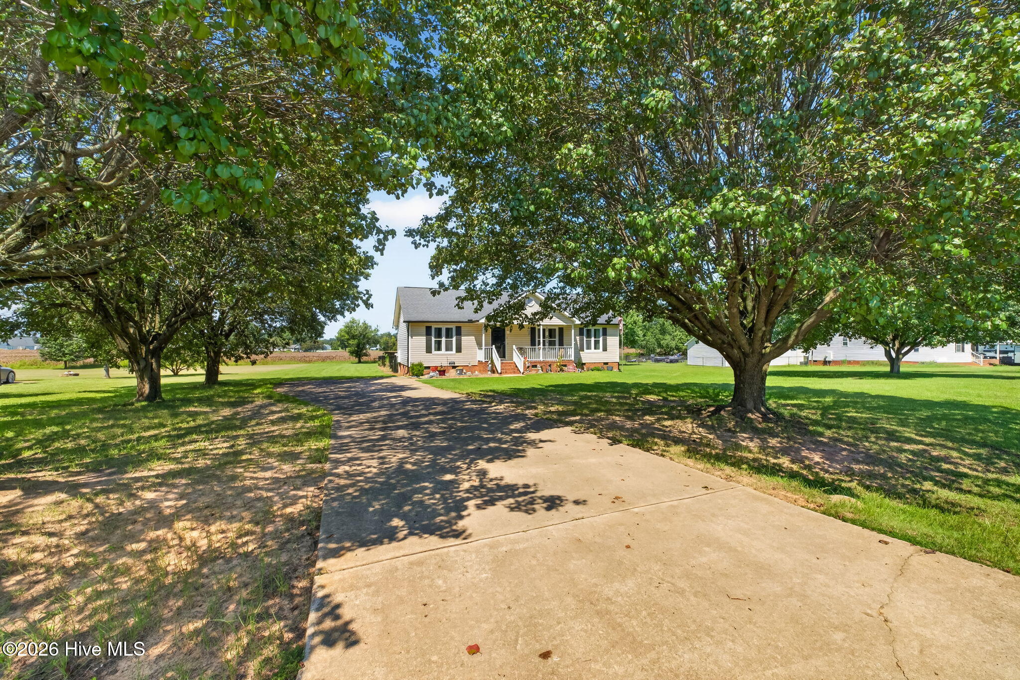 113 Crosswinds Drive Property Photo 2