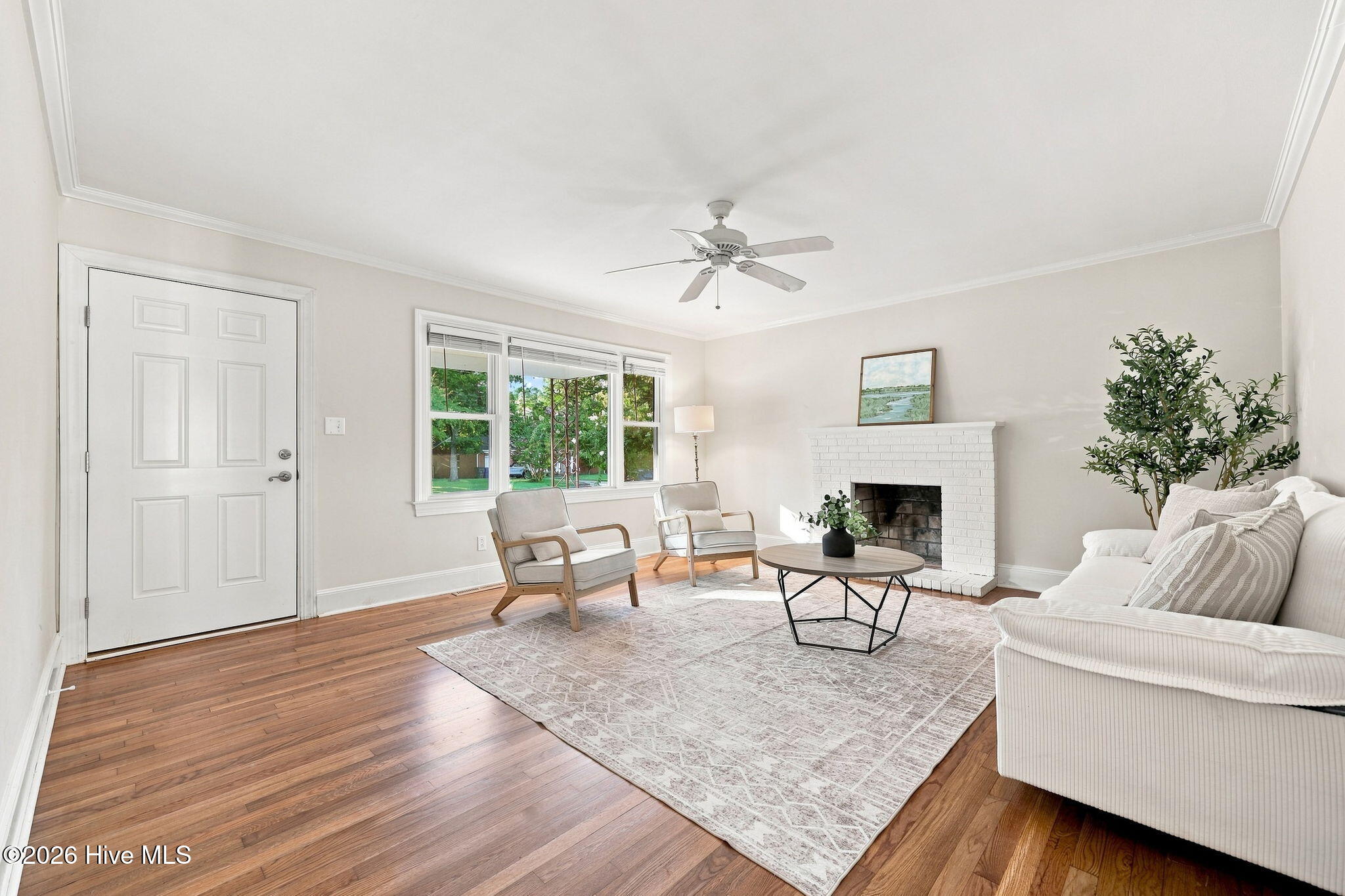 1502 E Wright Road Property Photo 4