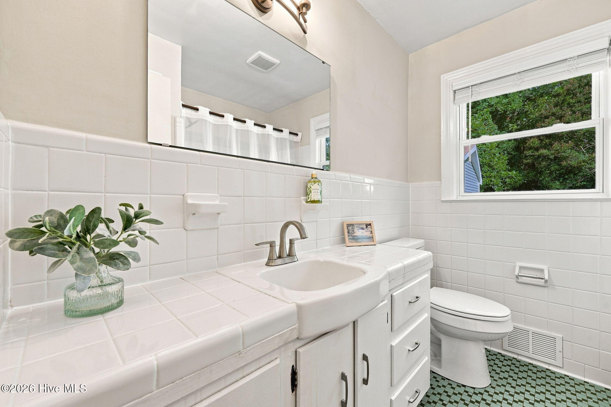 1502 E Wright Road Property Photo 6