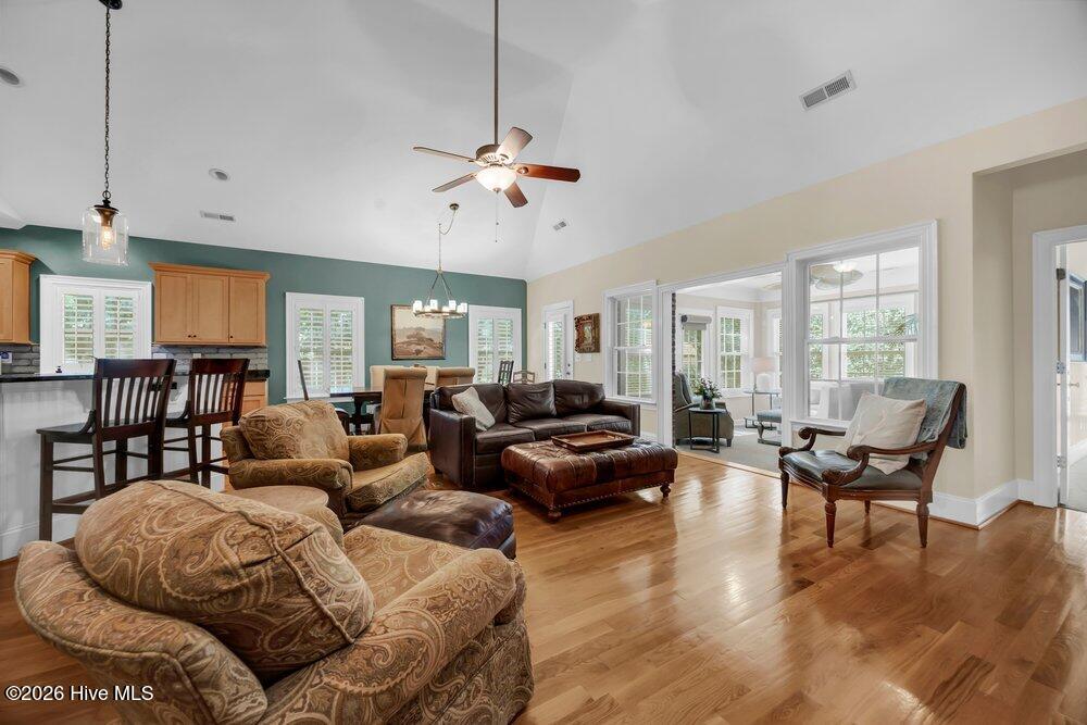 5208 Lone Eagle Court Property Photo 6