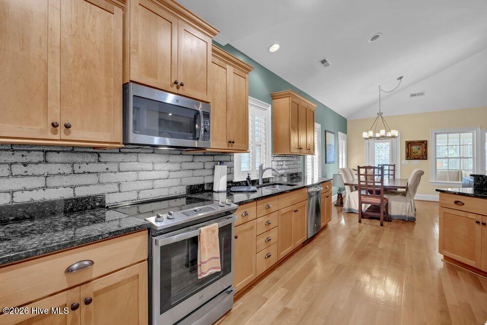 5208 Lone Eagle Court Property Photo 11