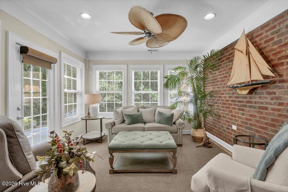 5208 Lone Eagle Court Property Photo 14