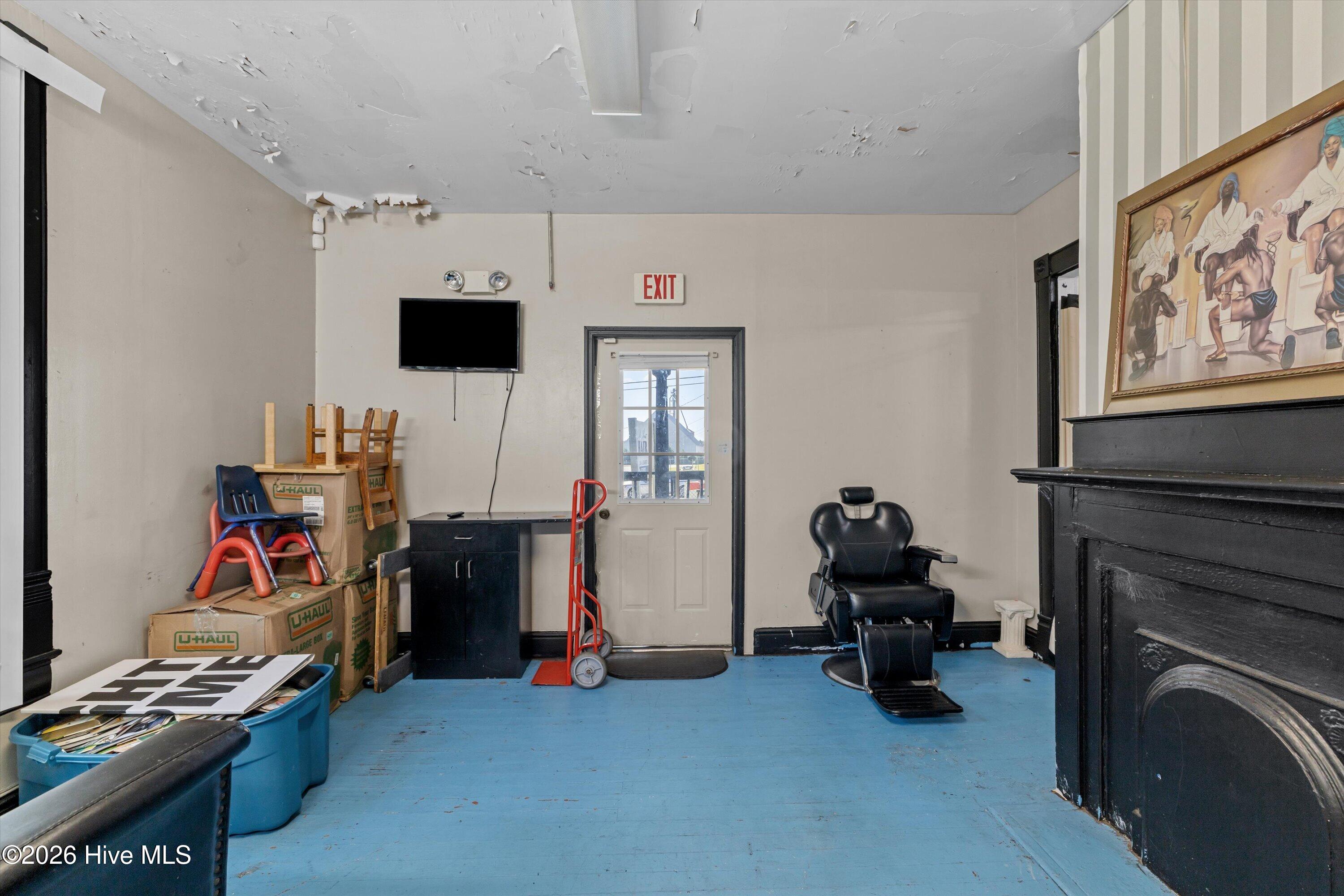 505 E 6th Street Property Photo 4