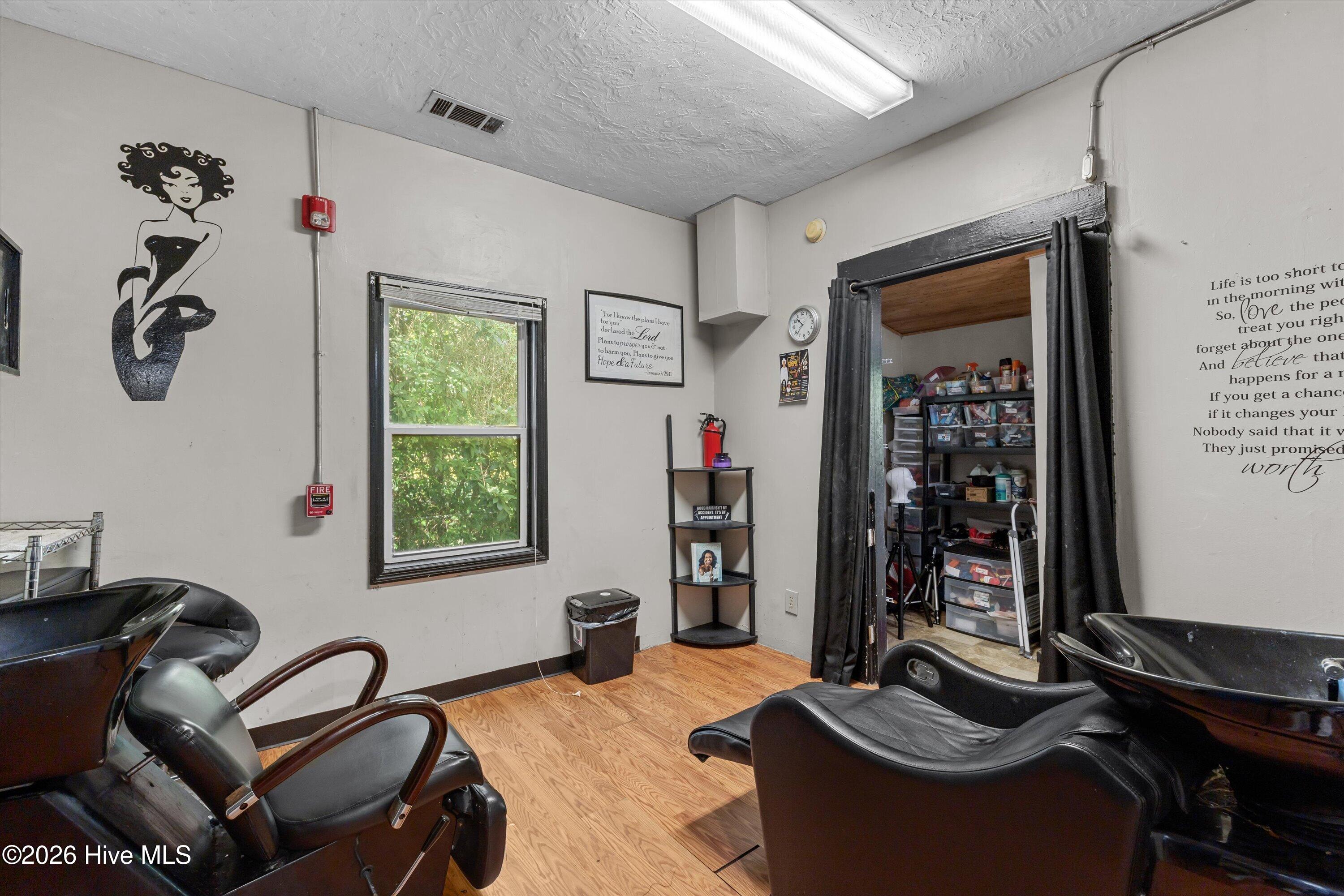 505 E 6th Street Property Photo 8