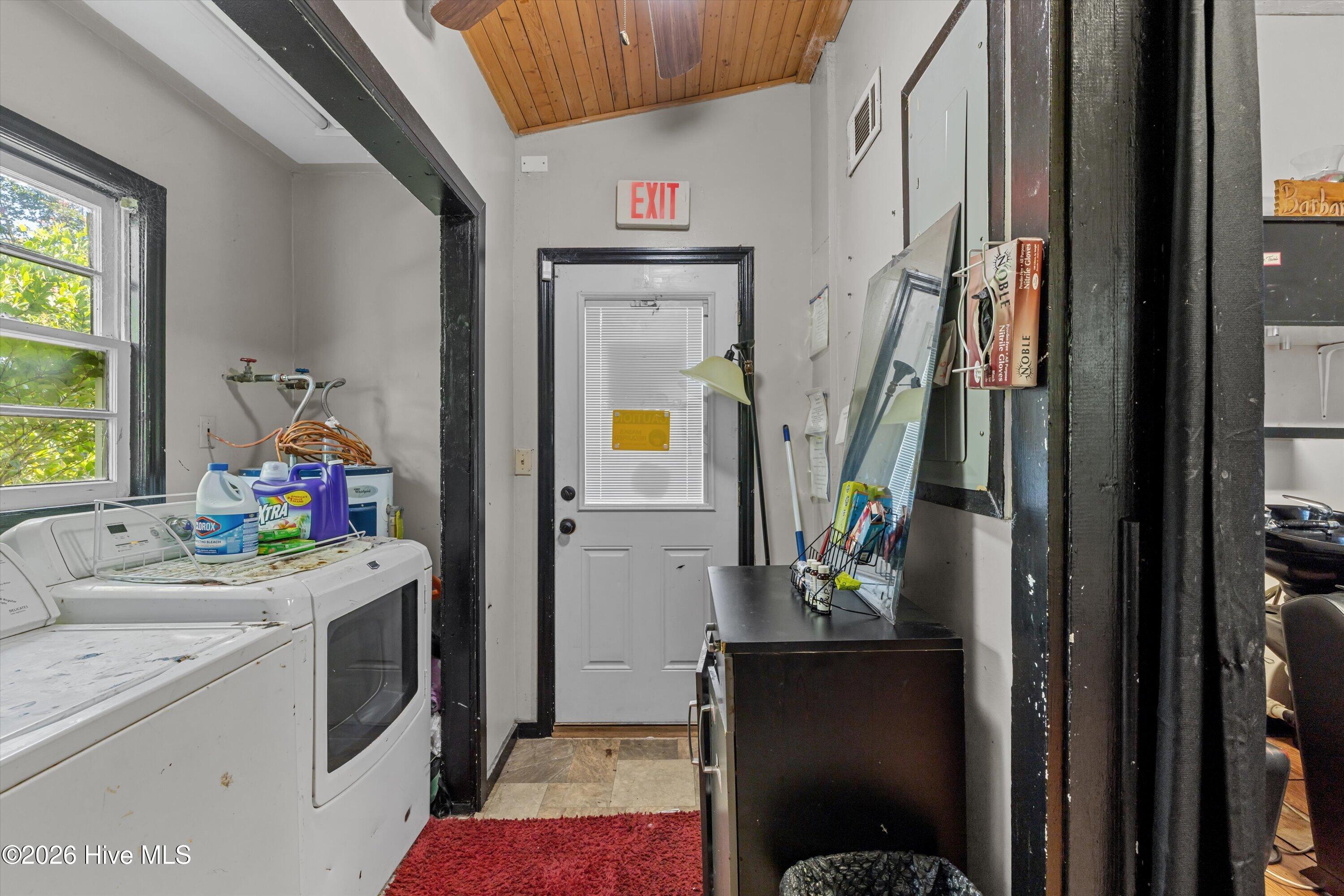 505 E 6th Street Property Photo 11