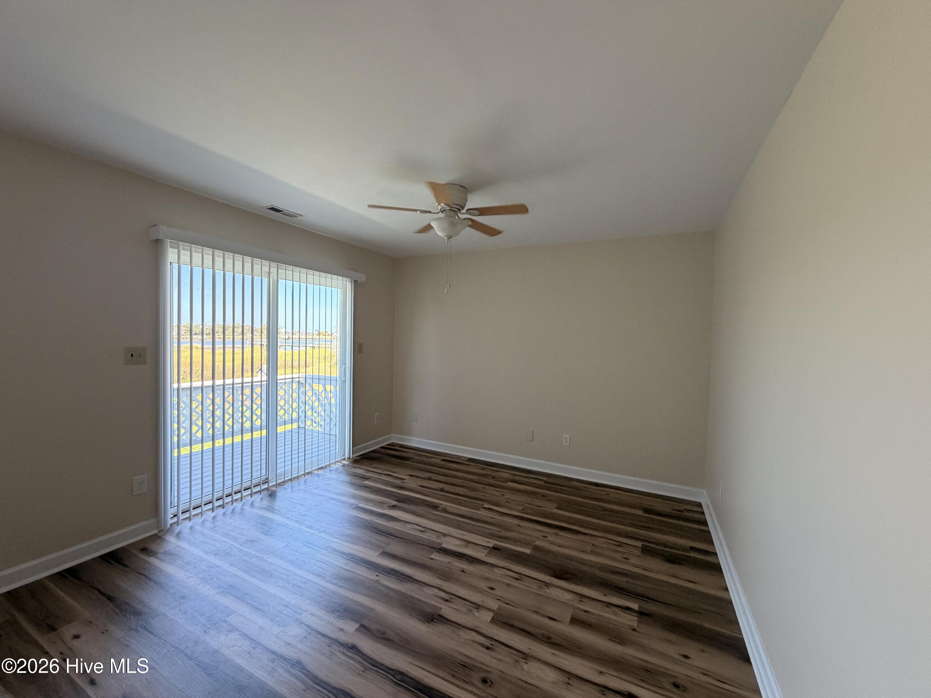 1800 Bay Street Property Photo 4