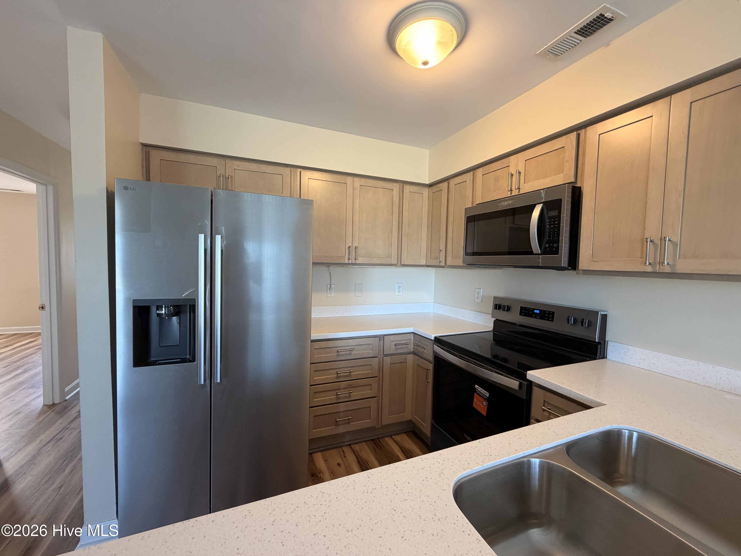 1800 Bay Street Property Photo 7