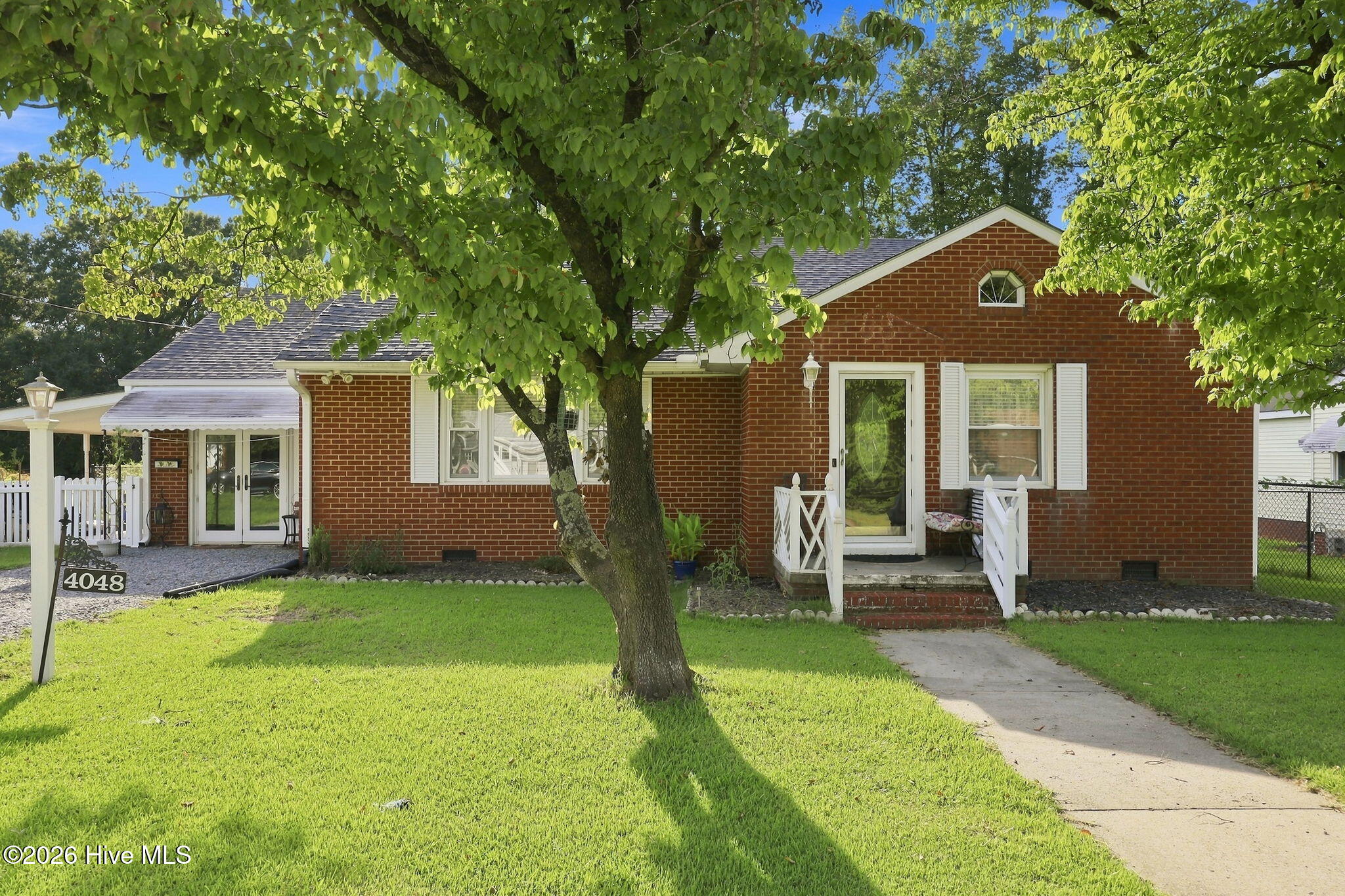 4048 Pitt Street Property Photo 3