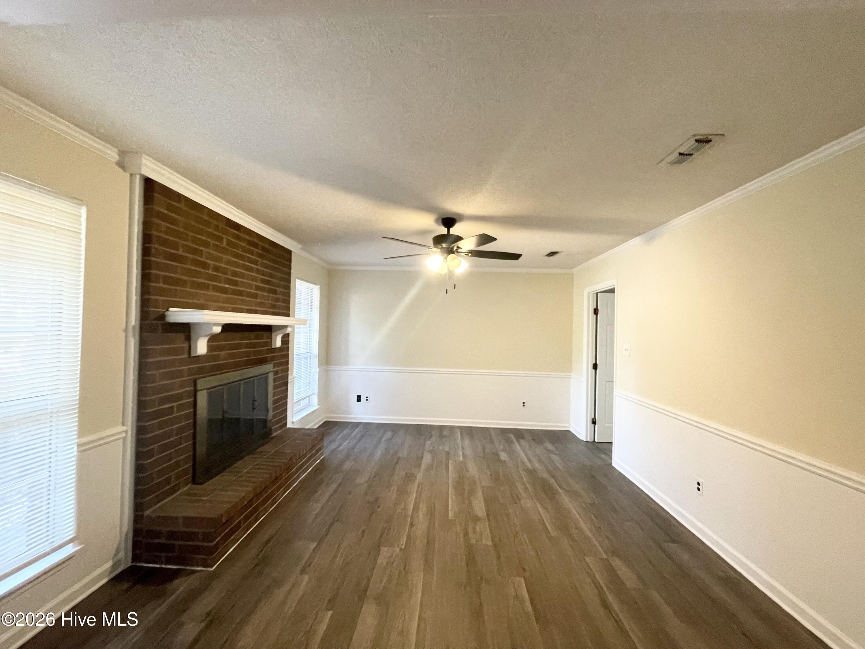 642 W Clinton Way W Property Photo 3