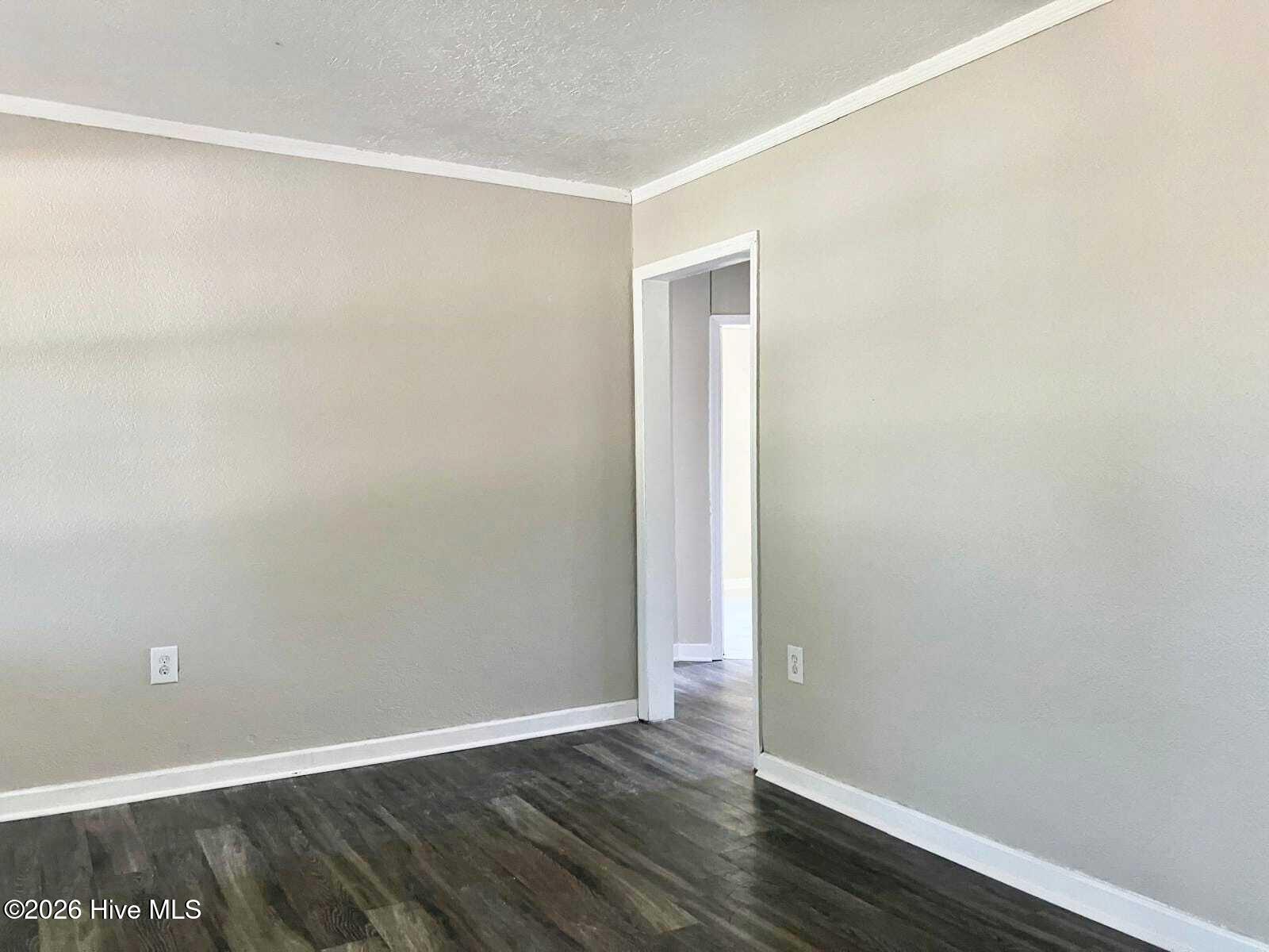2116 Cadden Road Property Photo 8