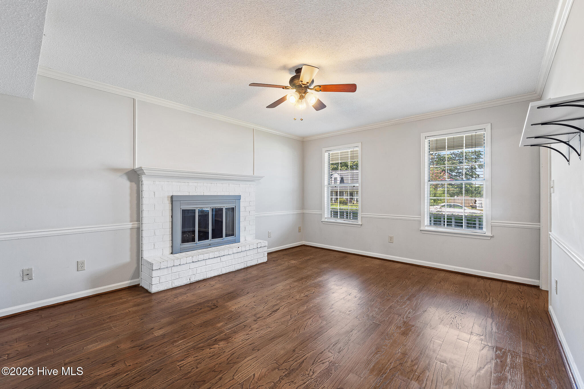 4140 Clinton Way E Property Photo 4