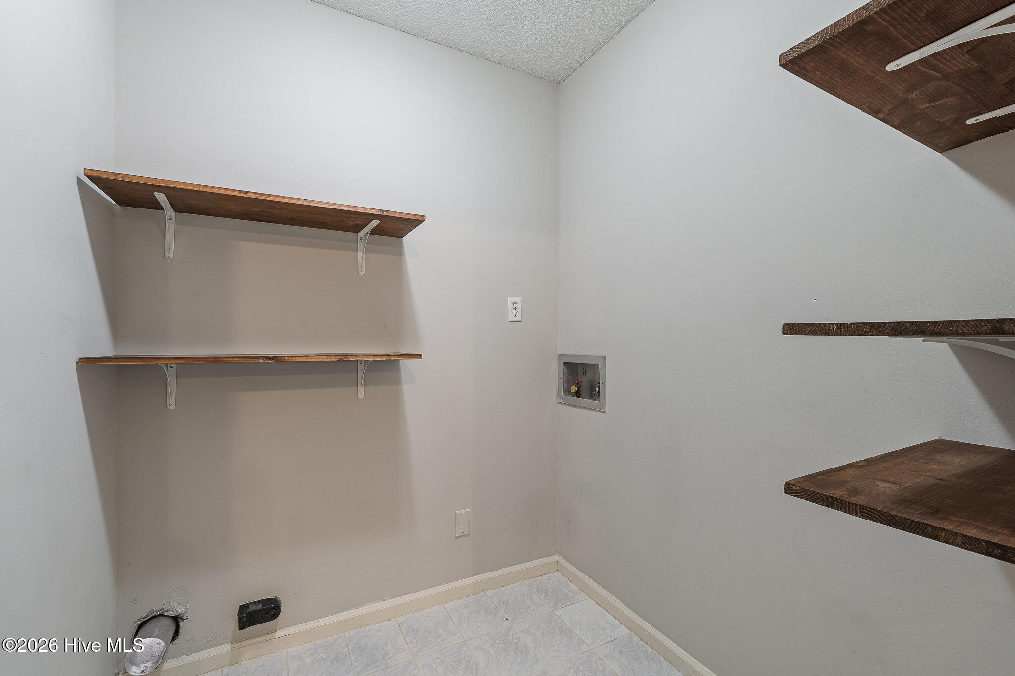 4140 Clinton Way E Property Photo 10