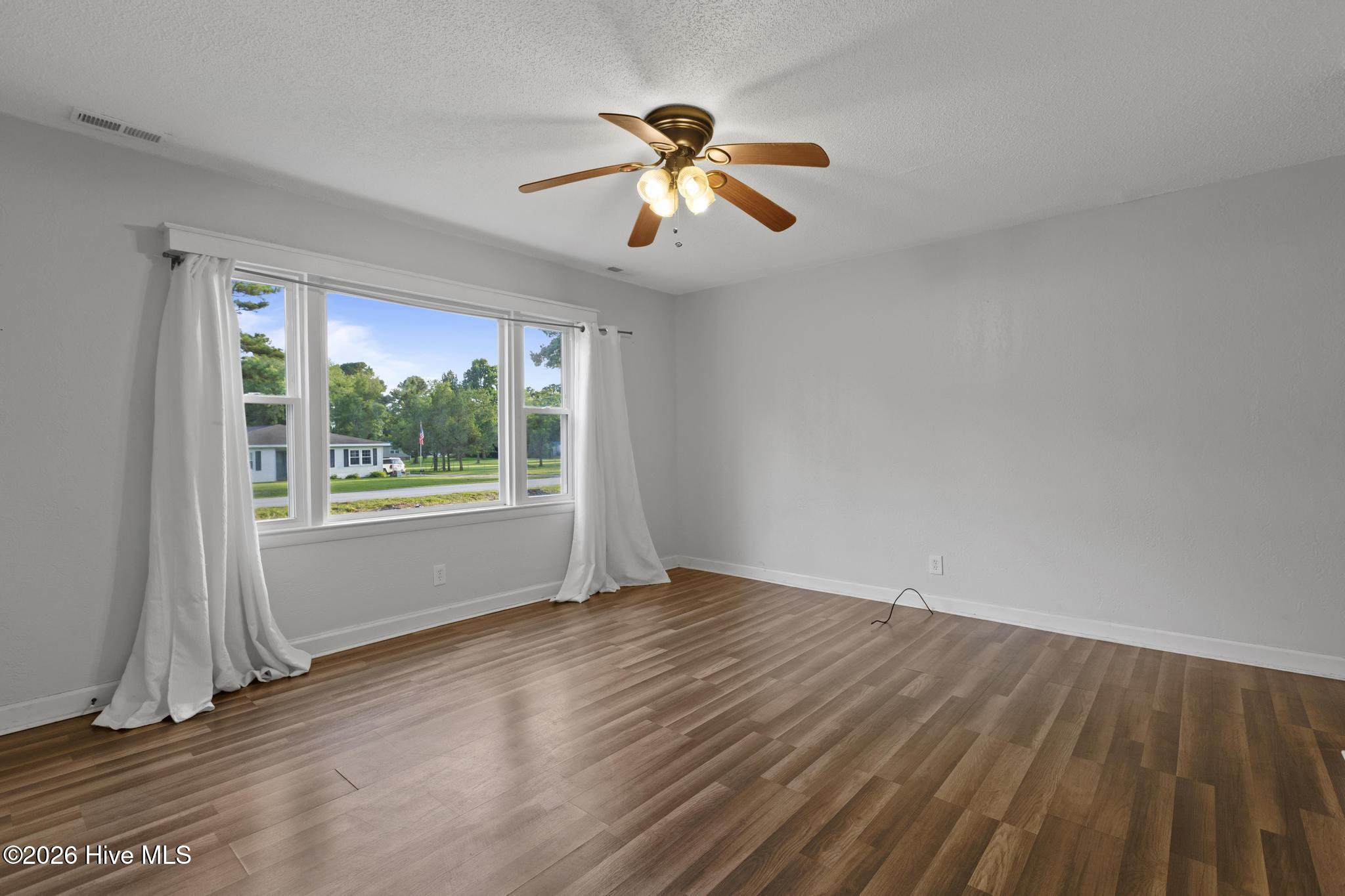 2080 Dawson Cabin Road Property Photo 3