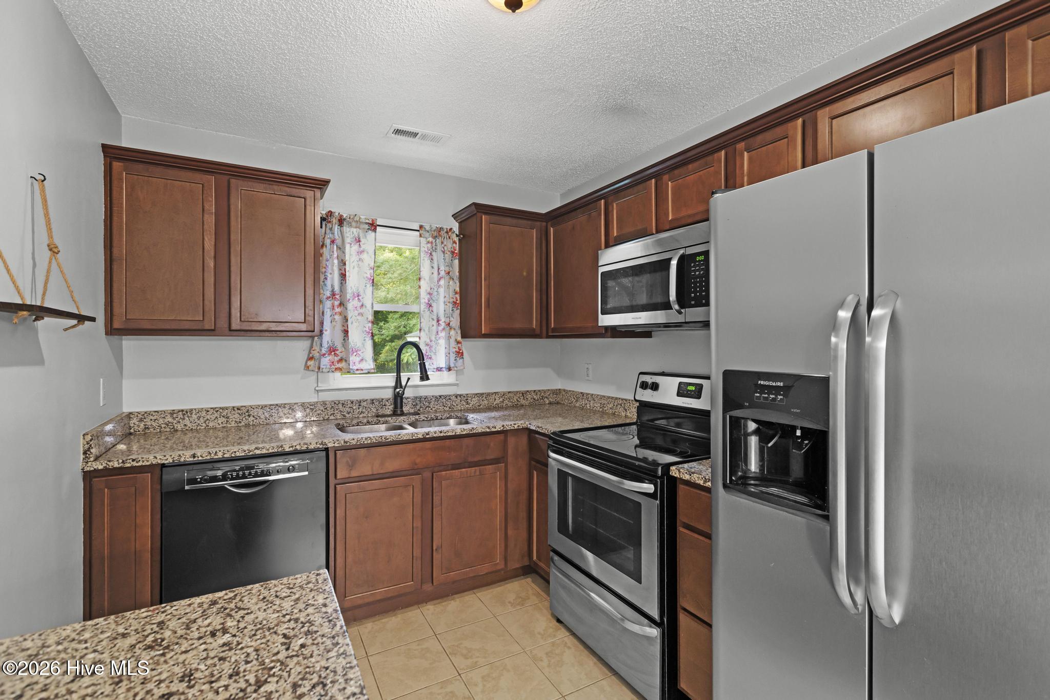 2080 Dawson Cabin Road Property Photo 4