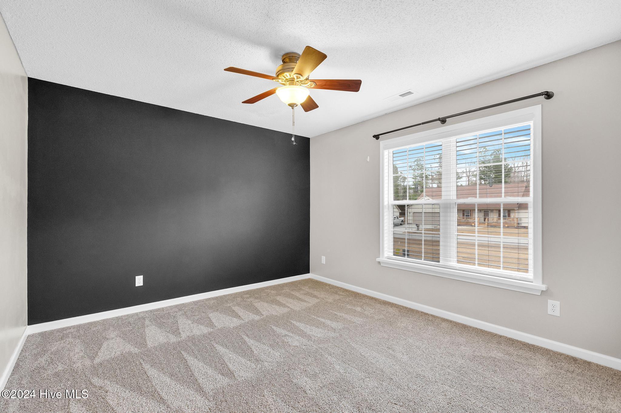 213 E Ridge Court Property Photo 18