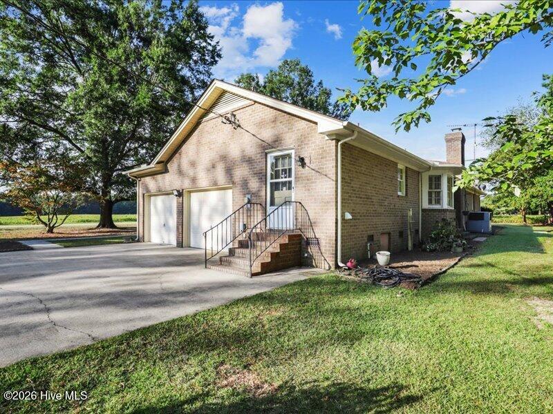 7254 Springfield School Road Property Photo 8