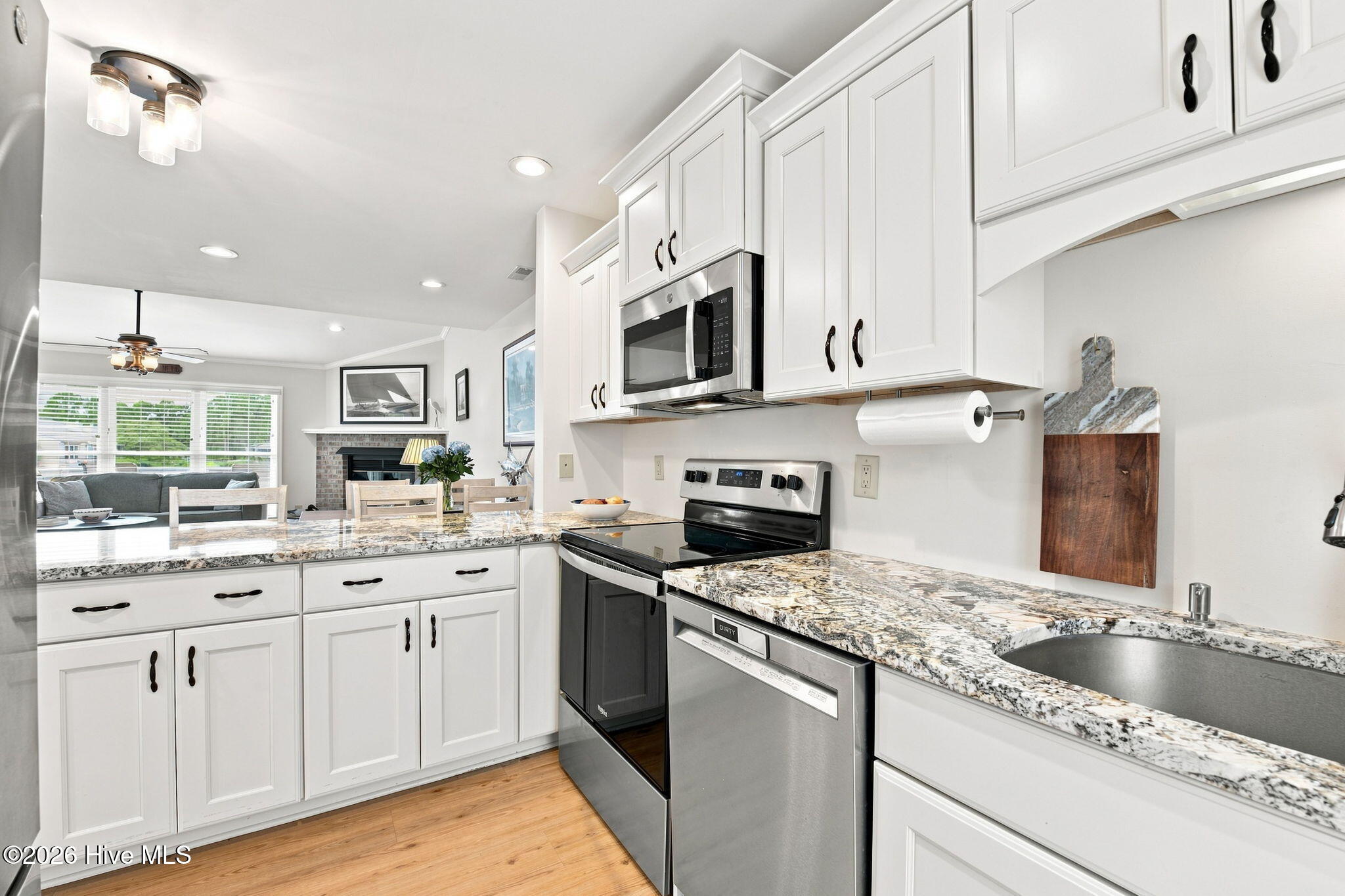 7211 Windward Drive Property Photo 6