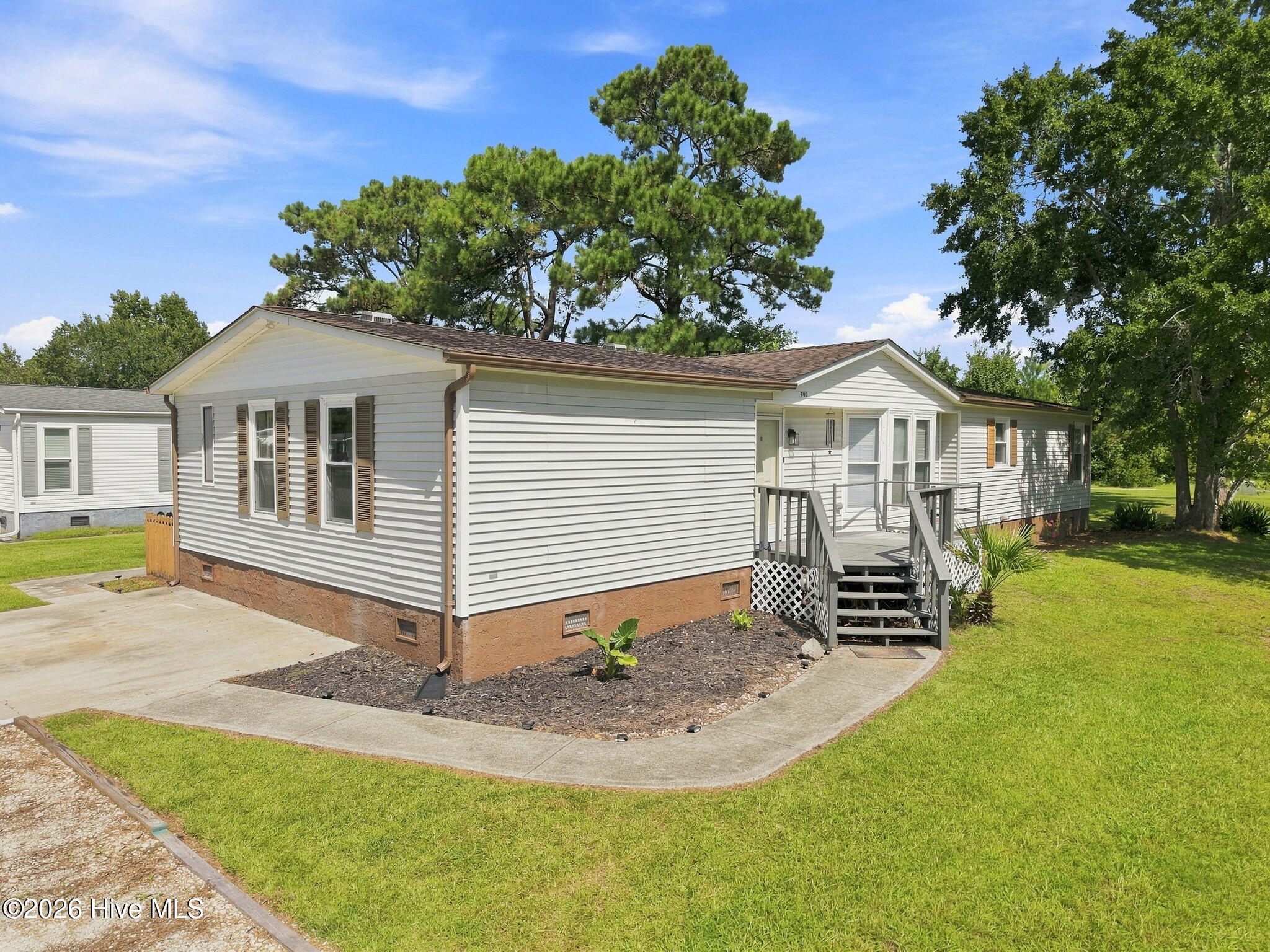 900 Lighthouse Court Property Photo 2