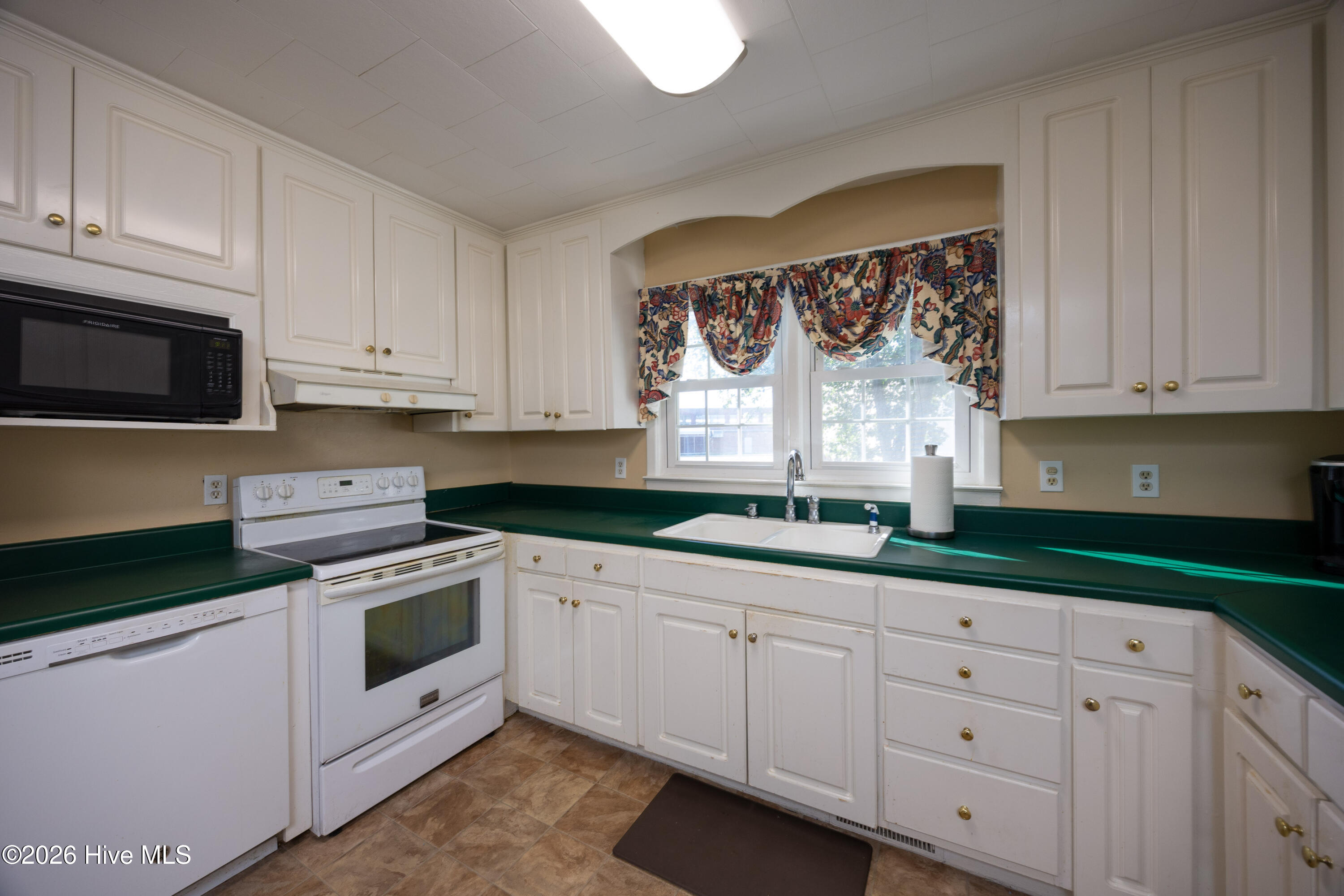 502 Raleigh Road Property Photo 8