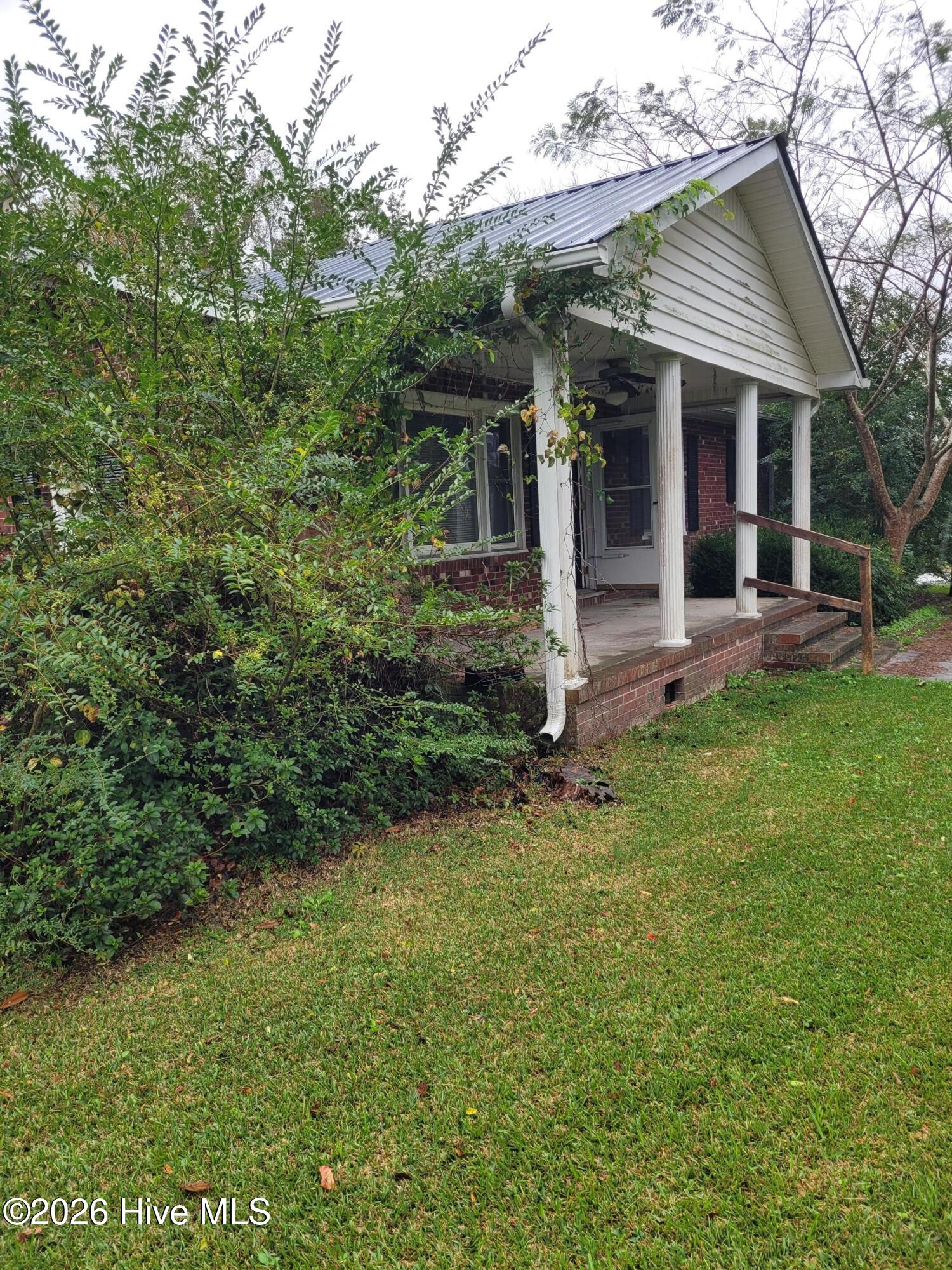 599 Haws Run Road Property Photo 6