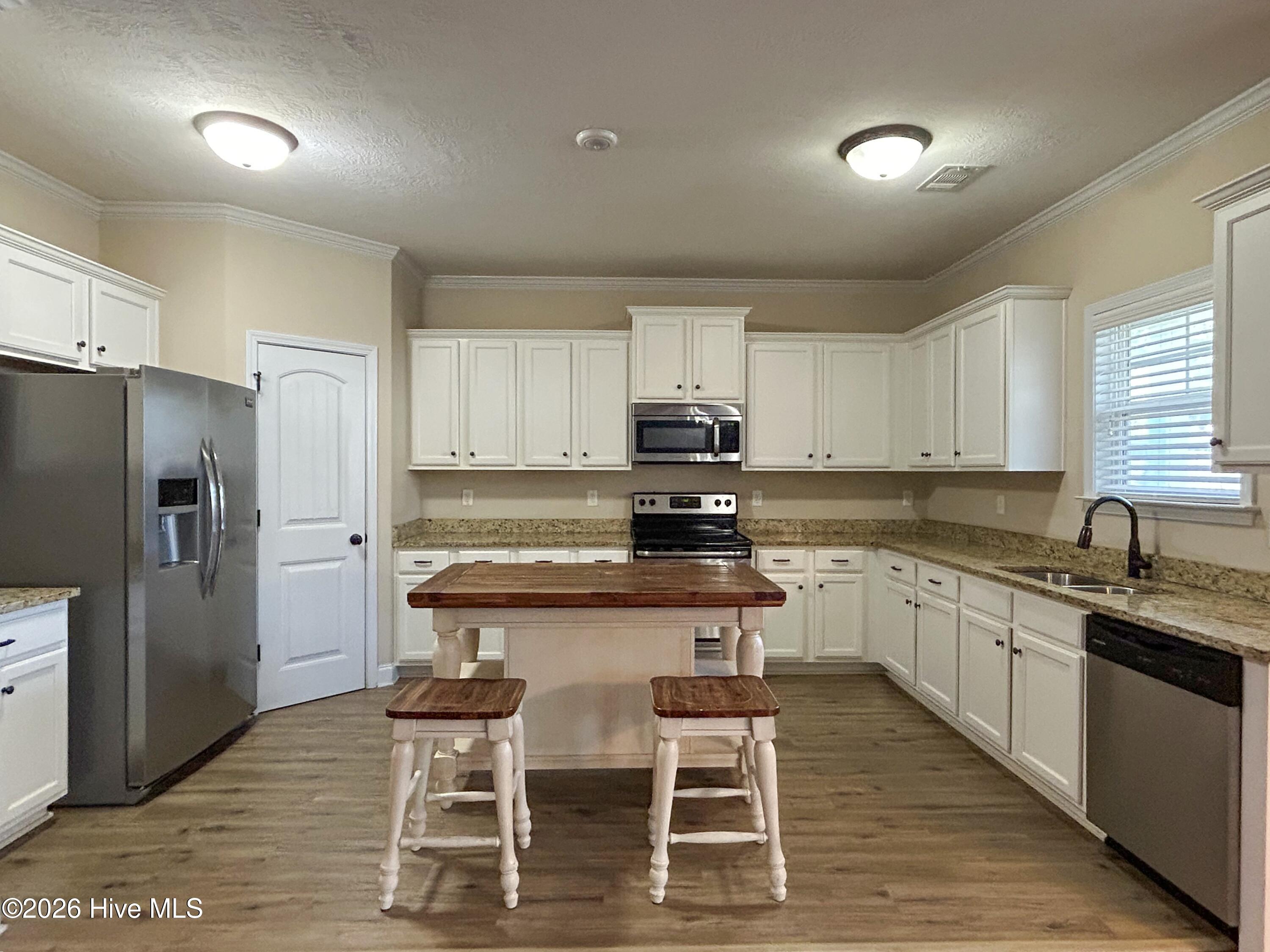 613 Zizi Court Property Photo 7